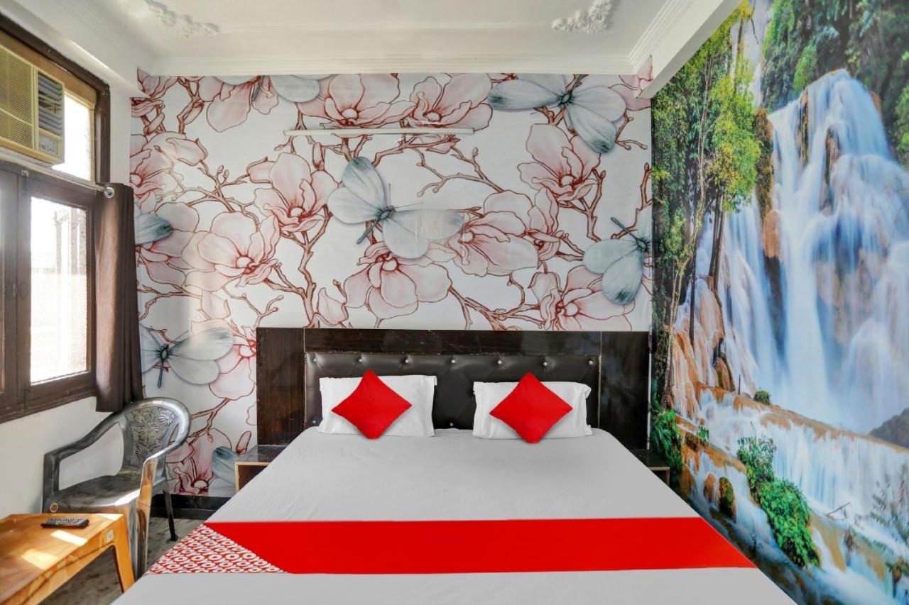 Super Oyo O Red Apple New Delhi