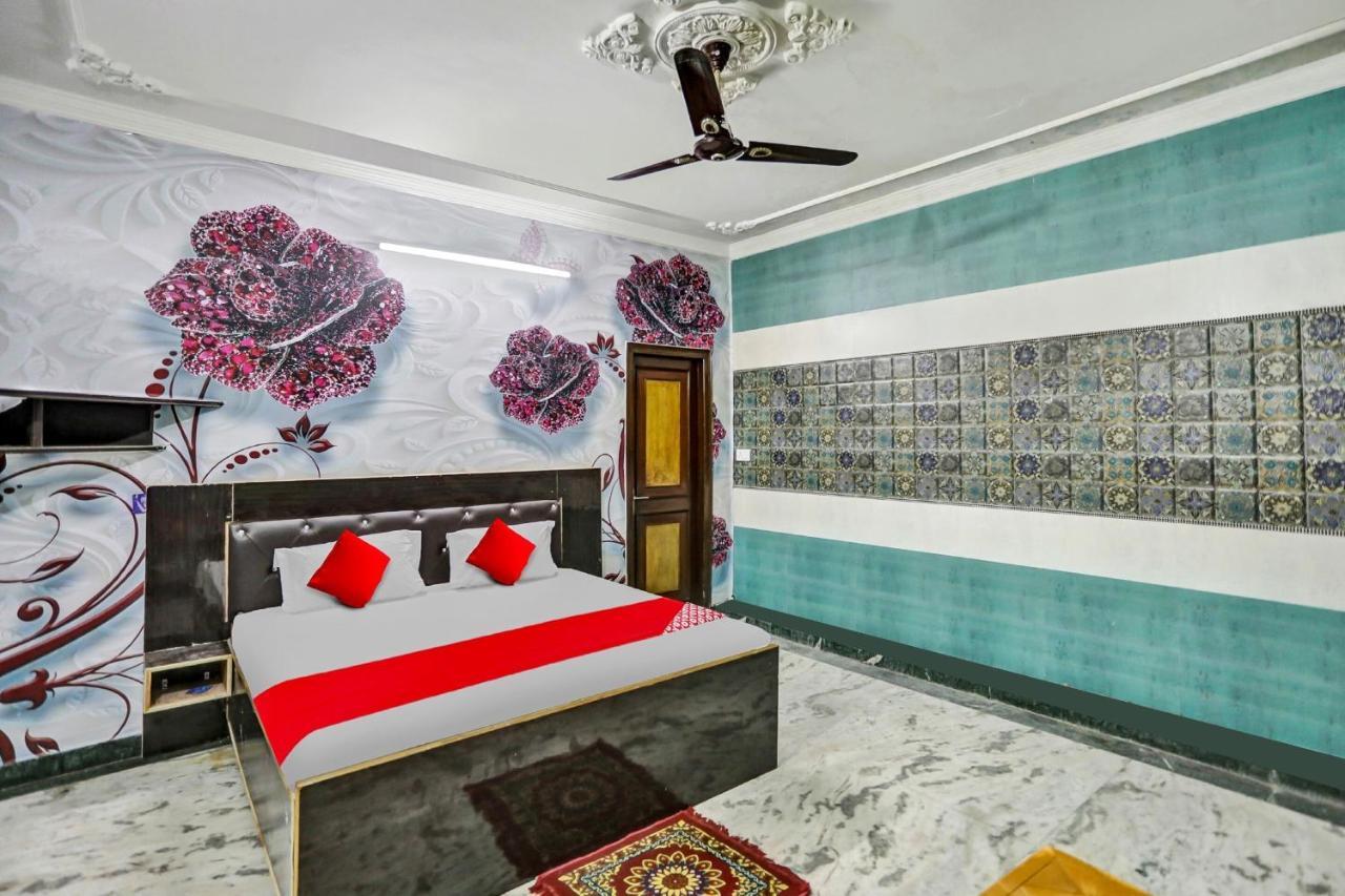 Super Oyo O Red Apple 3* New Delhi