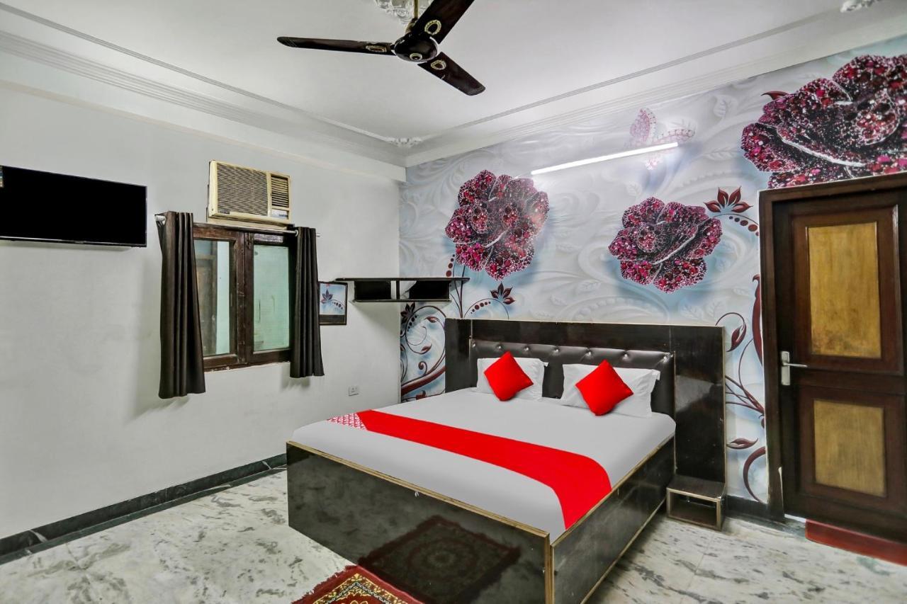 Super Oyo O Red Apple Hotel 3*
