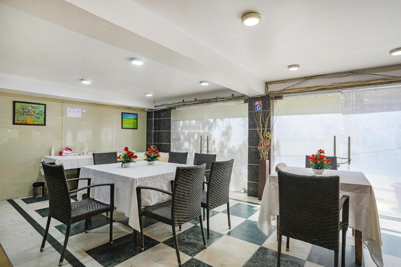 Hotel Fabhotel Trio Continental Patel Nagar 3*
