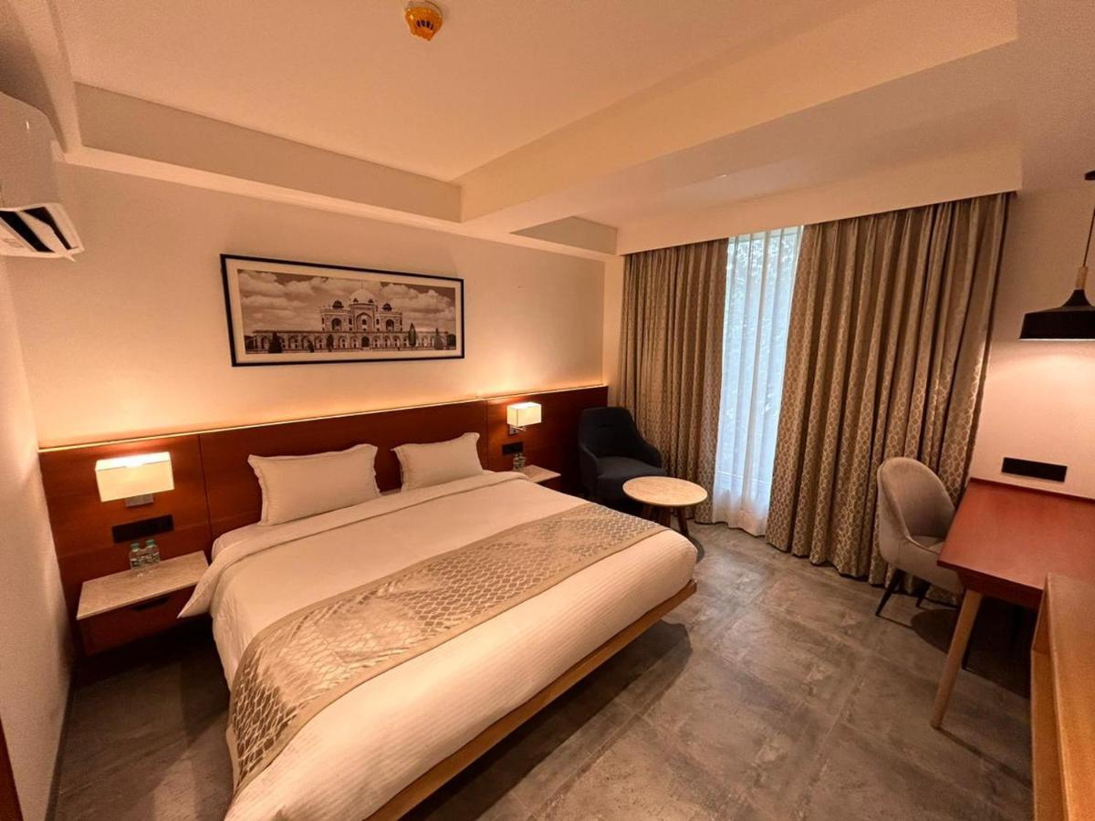 Western Maharani Bagh Hotel