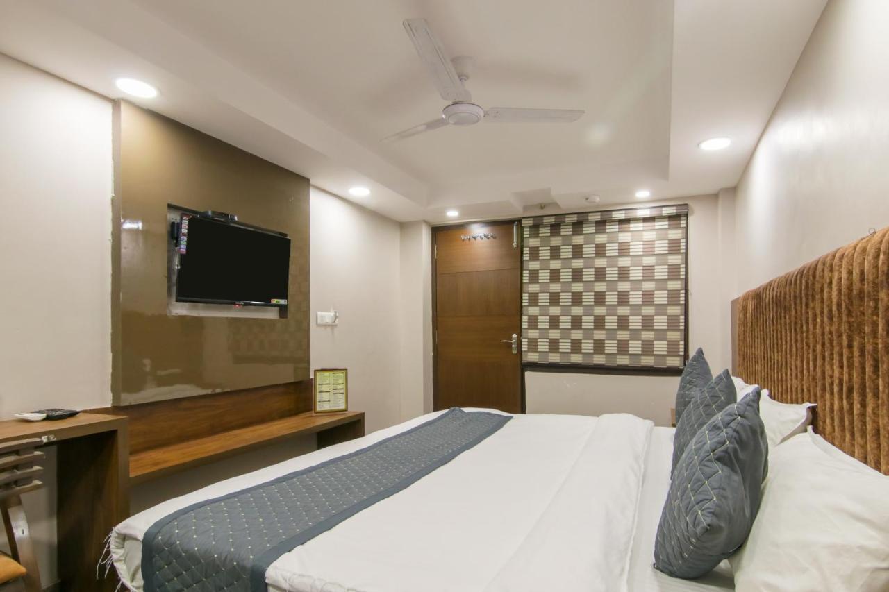 Anand - Walk In From Railway Station Hotel