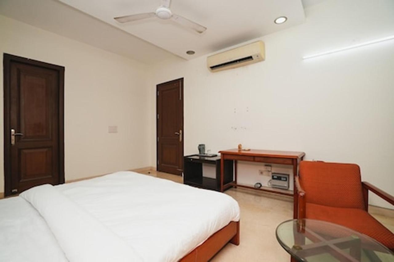 Hotel Greenleaf And Suites, Kalkaji 3*