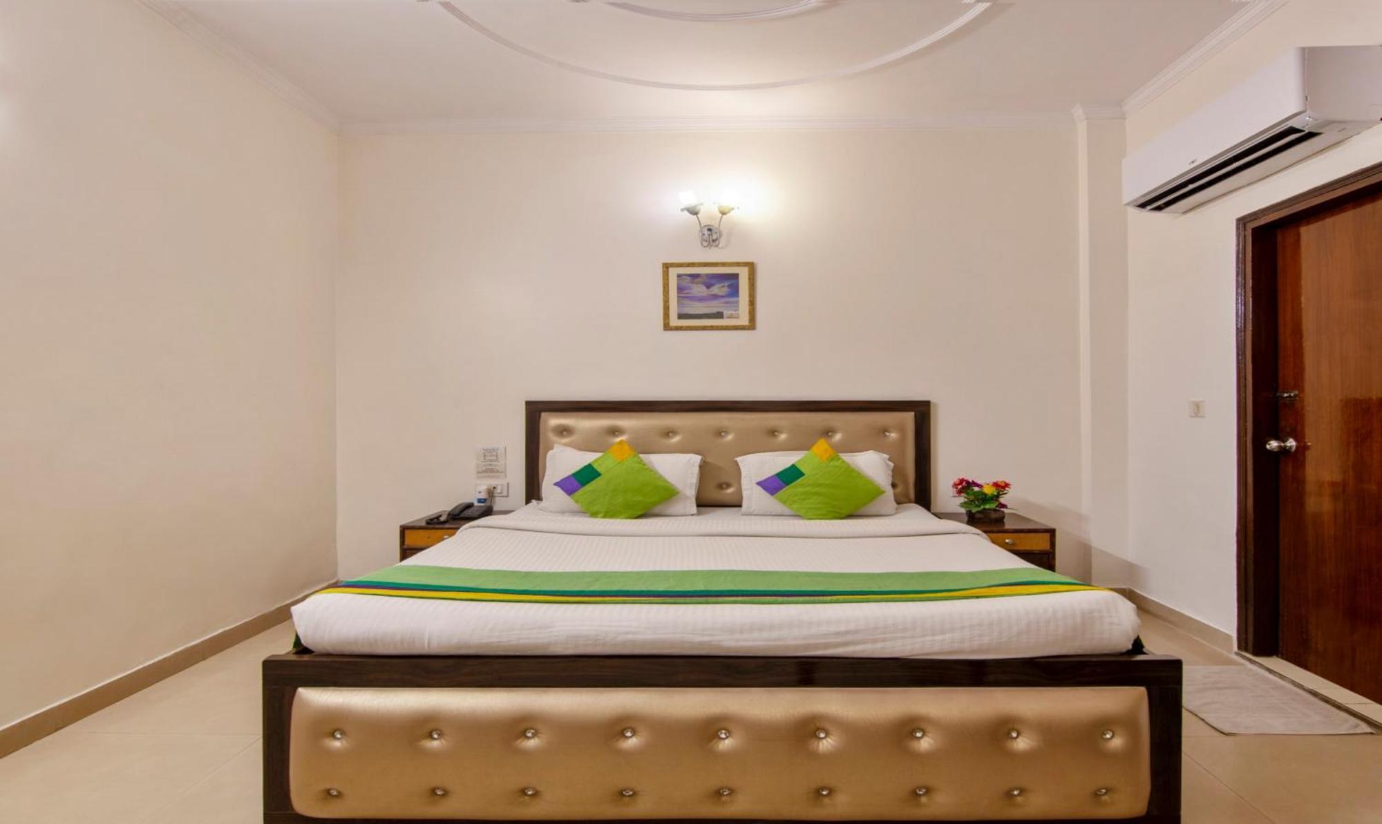 Treebo Paras International Hotel