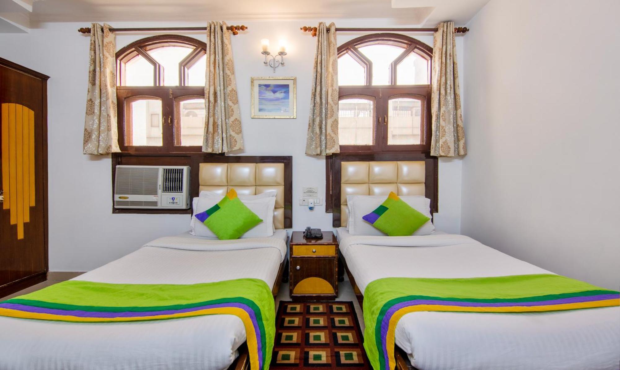 Treebo Paras International Hotel
