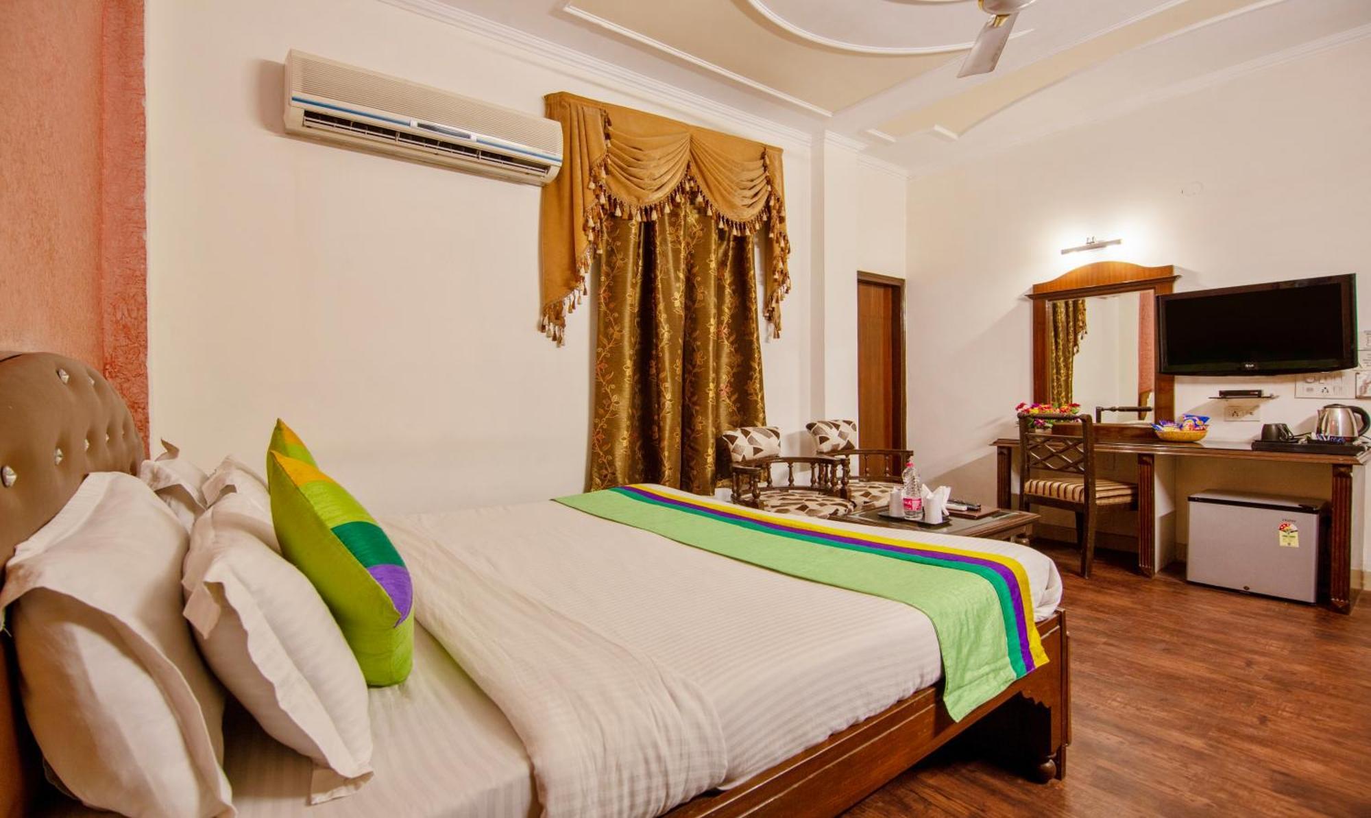 Hotel Treebo Paras International Delhi (National Capital Territory of India)