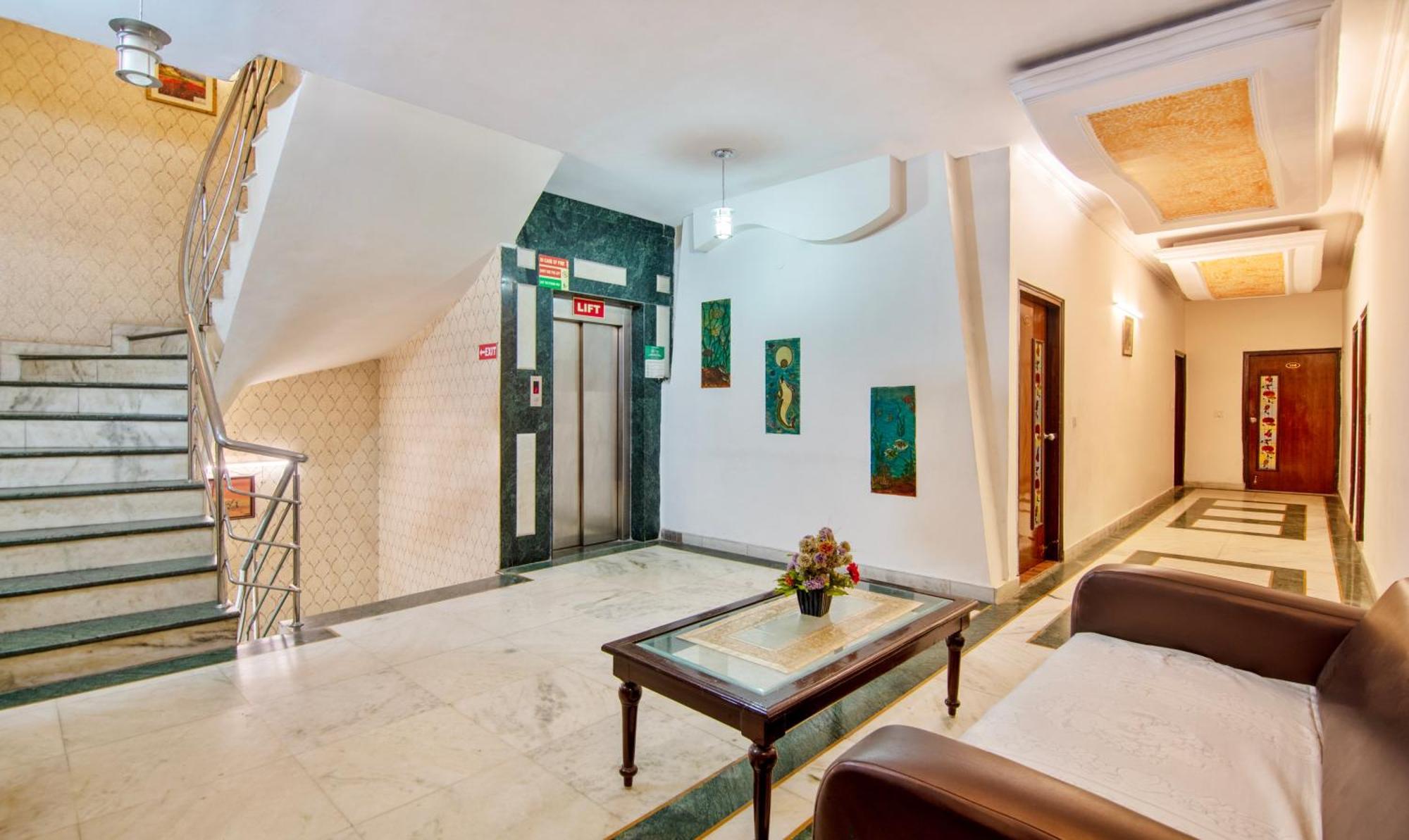 Hotel Treebo Paras International