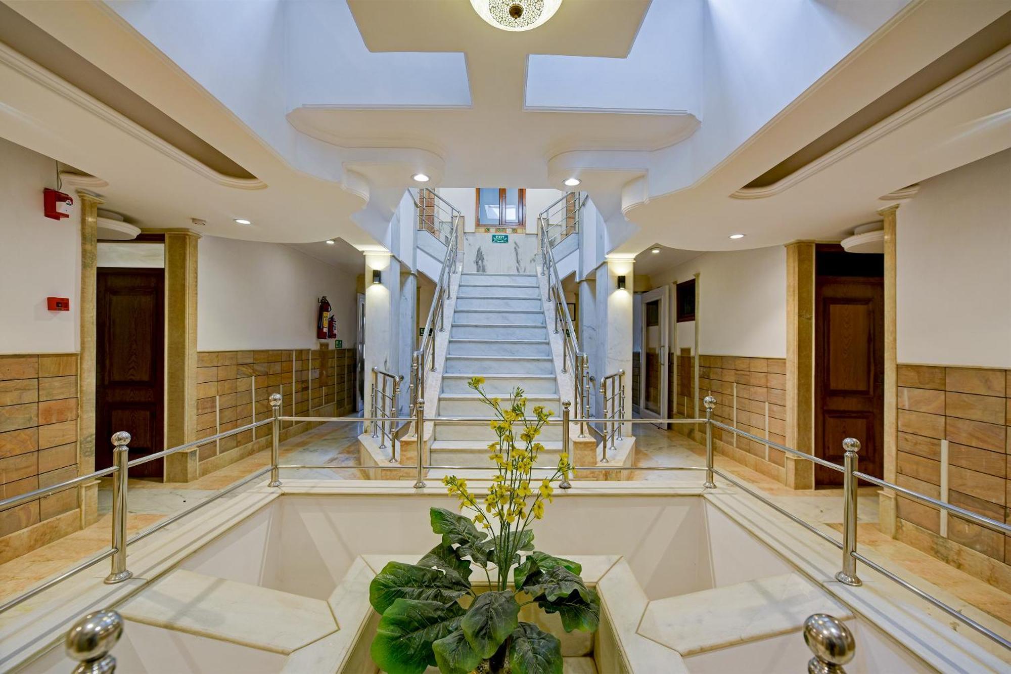 Yes Please -new Delhi 4*