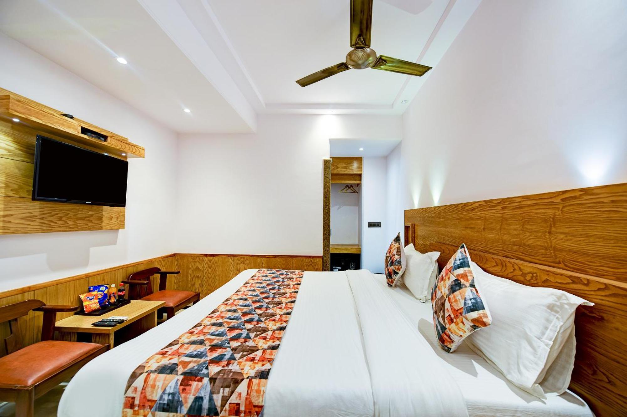 Hotel Yes Please -new Delhi New Delhi