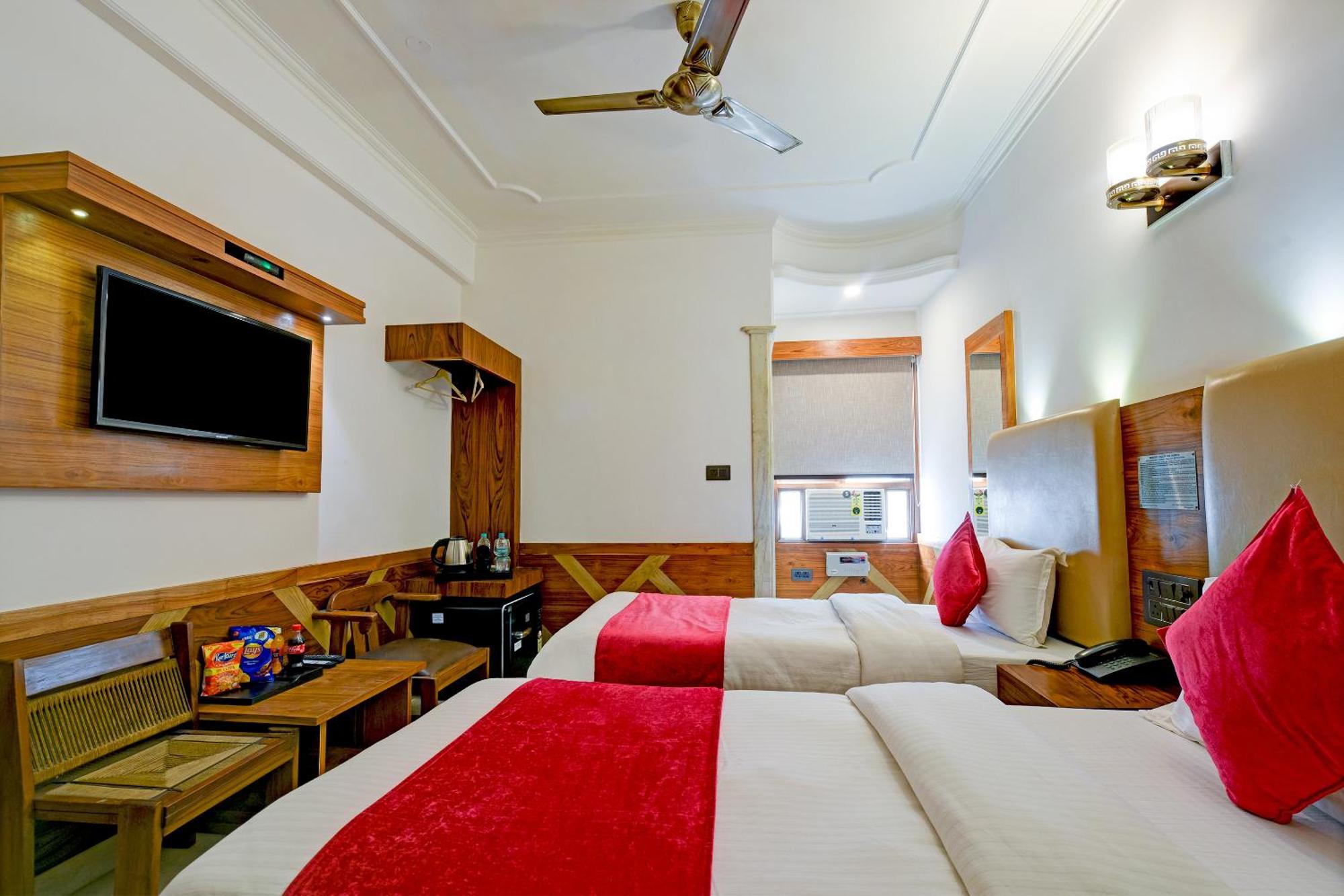 Hotel Yes Please -new Delhi New Delhi