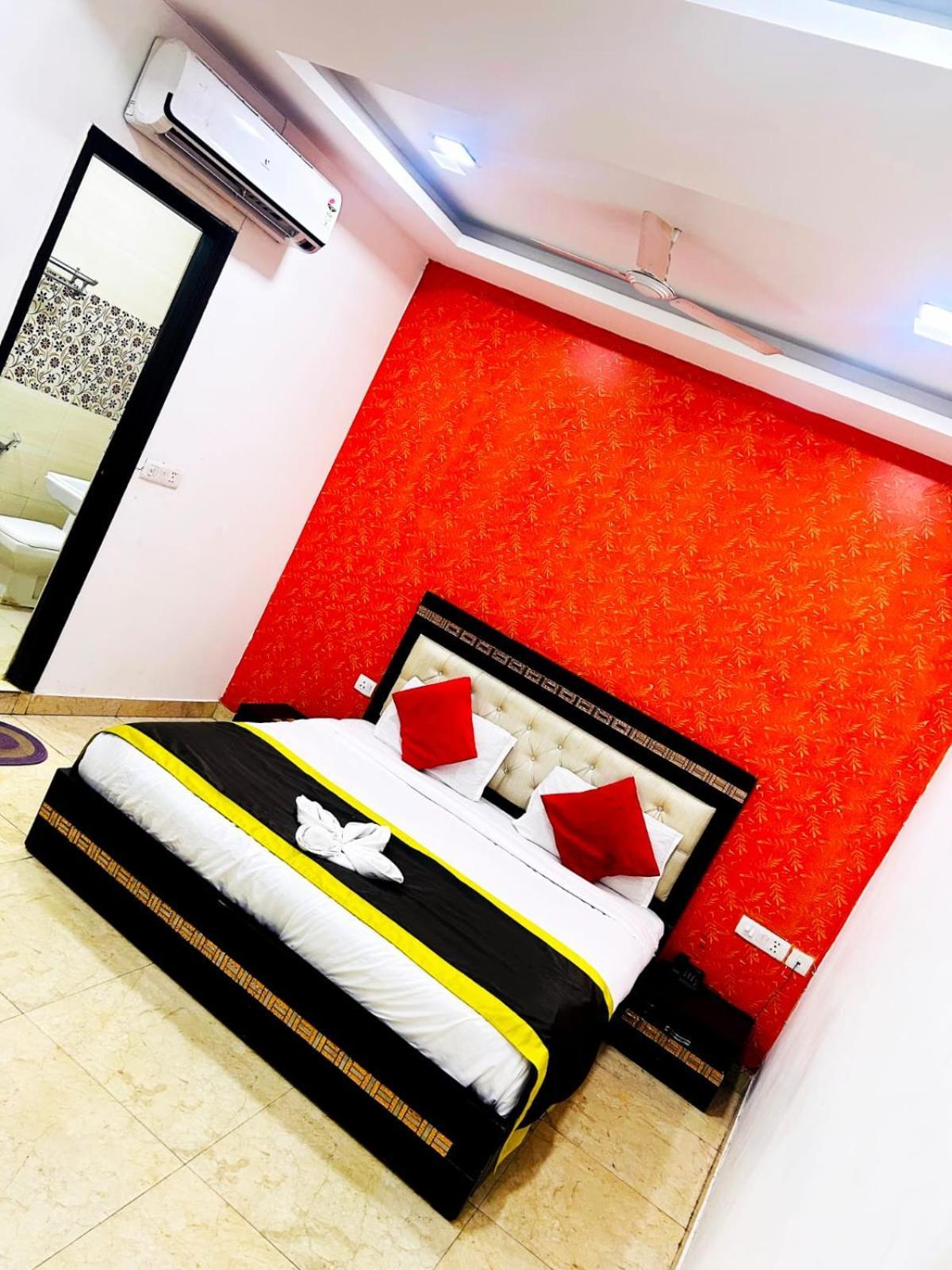 Hotel Ashoka Palace Near Igi Airport 4*