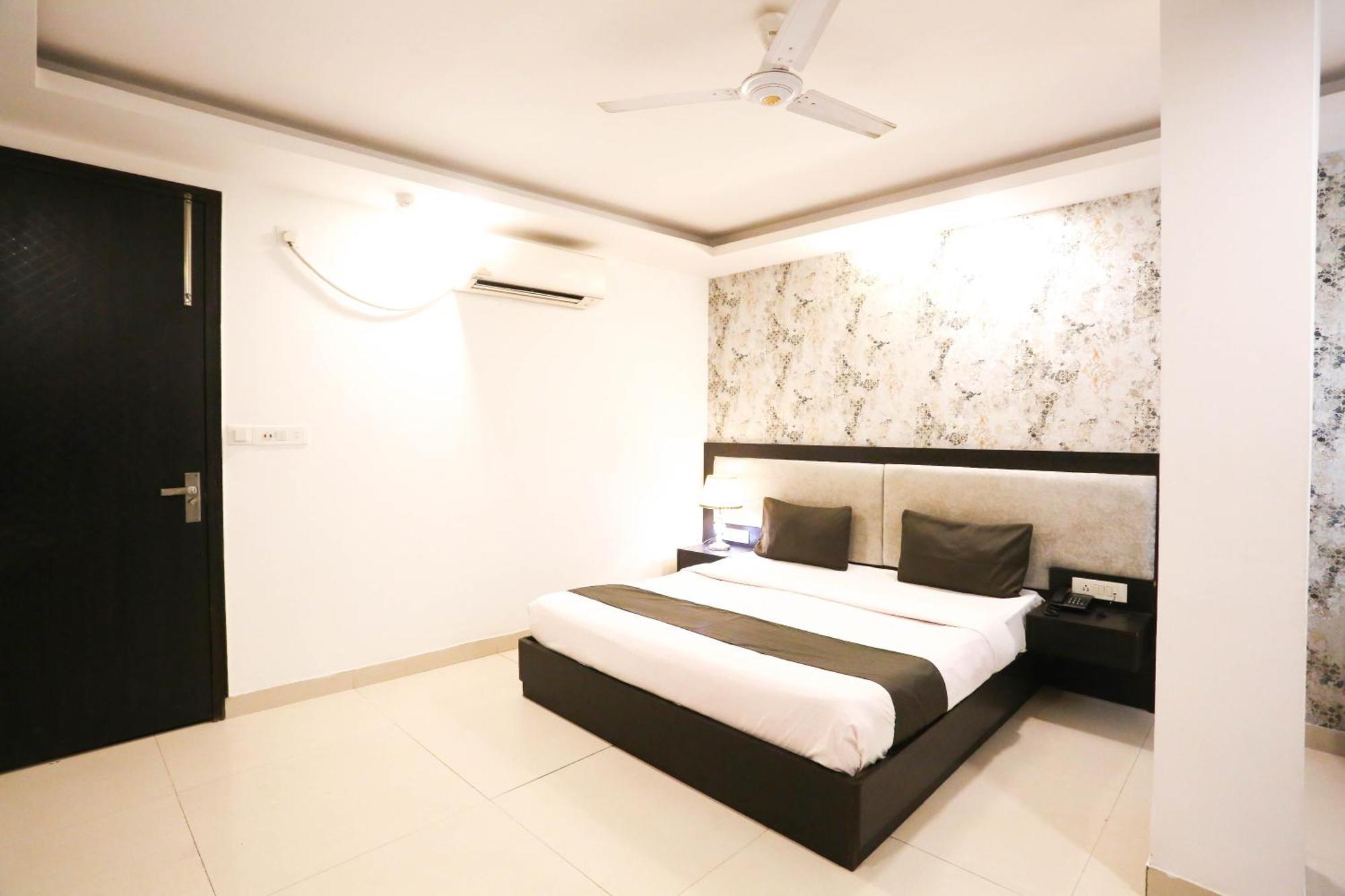 Aashiyana Hotel 3*