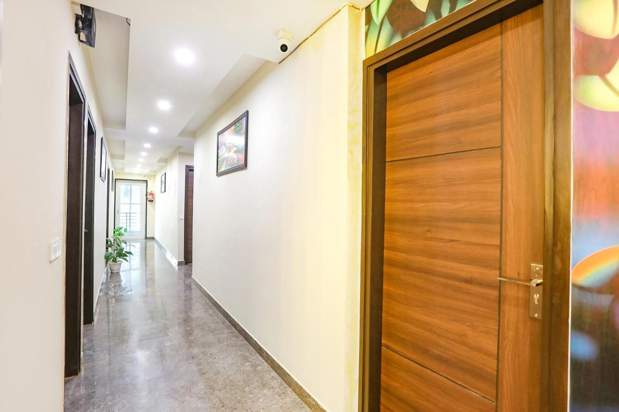 Hotel Fabhotel Nirvana Residency 3*