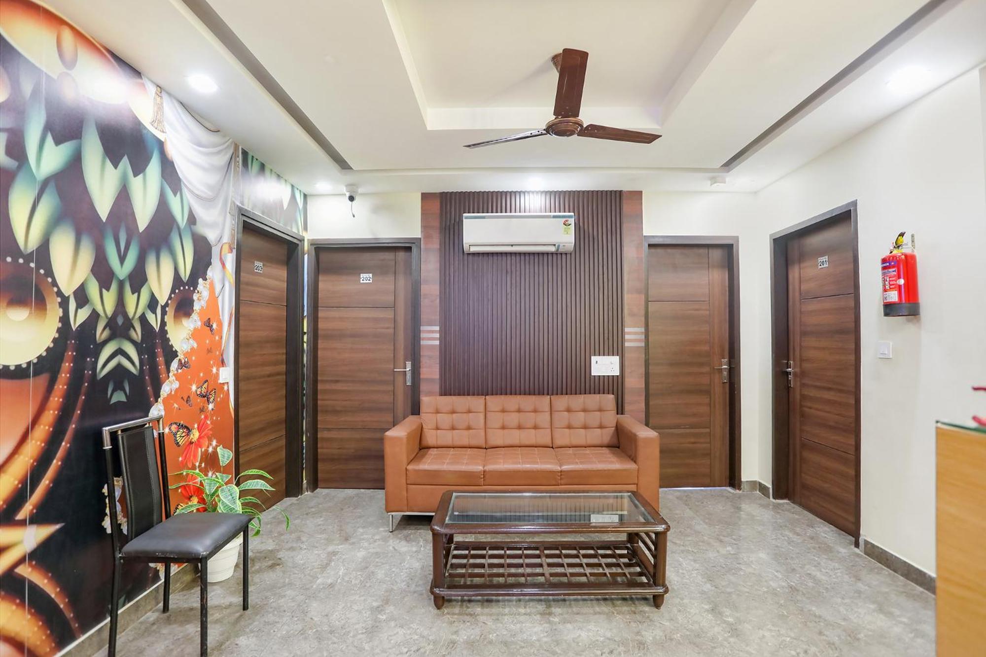 Fabhotel Nirvana Residency 3*