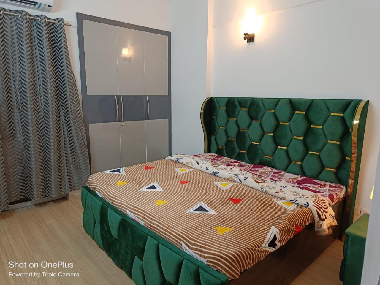 Bnbbuddy Aarohi Homes 3 Bhk West Delhi *