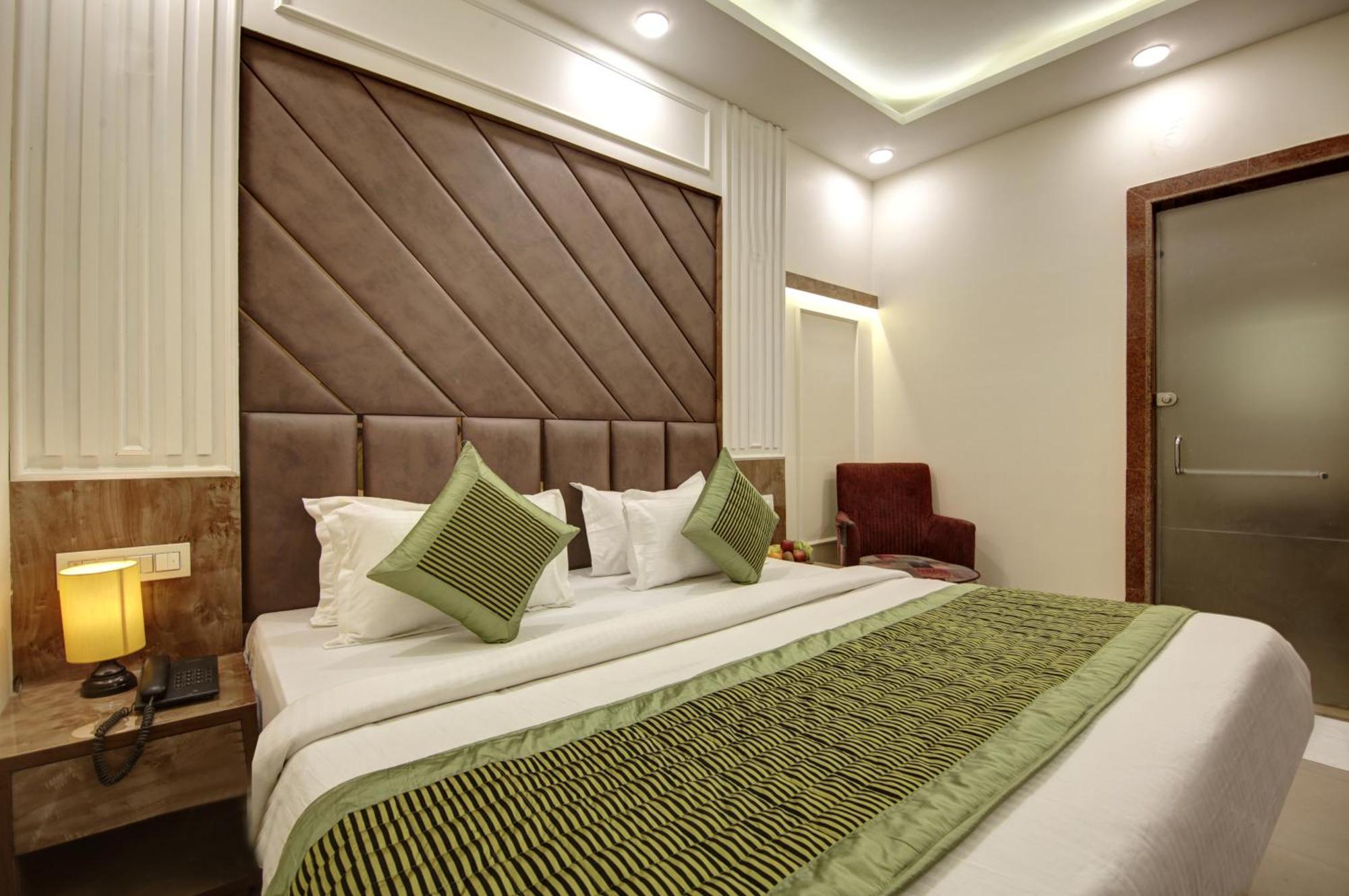 Hotel Bless - Near Connaught Place