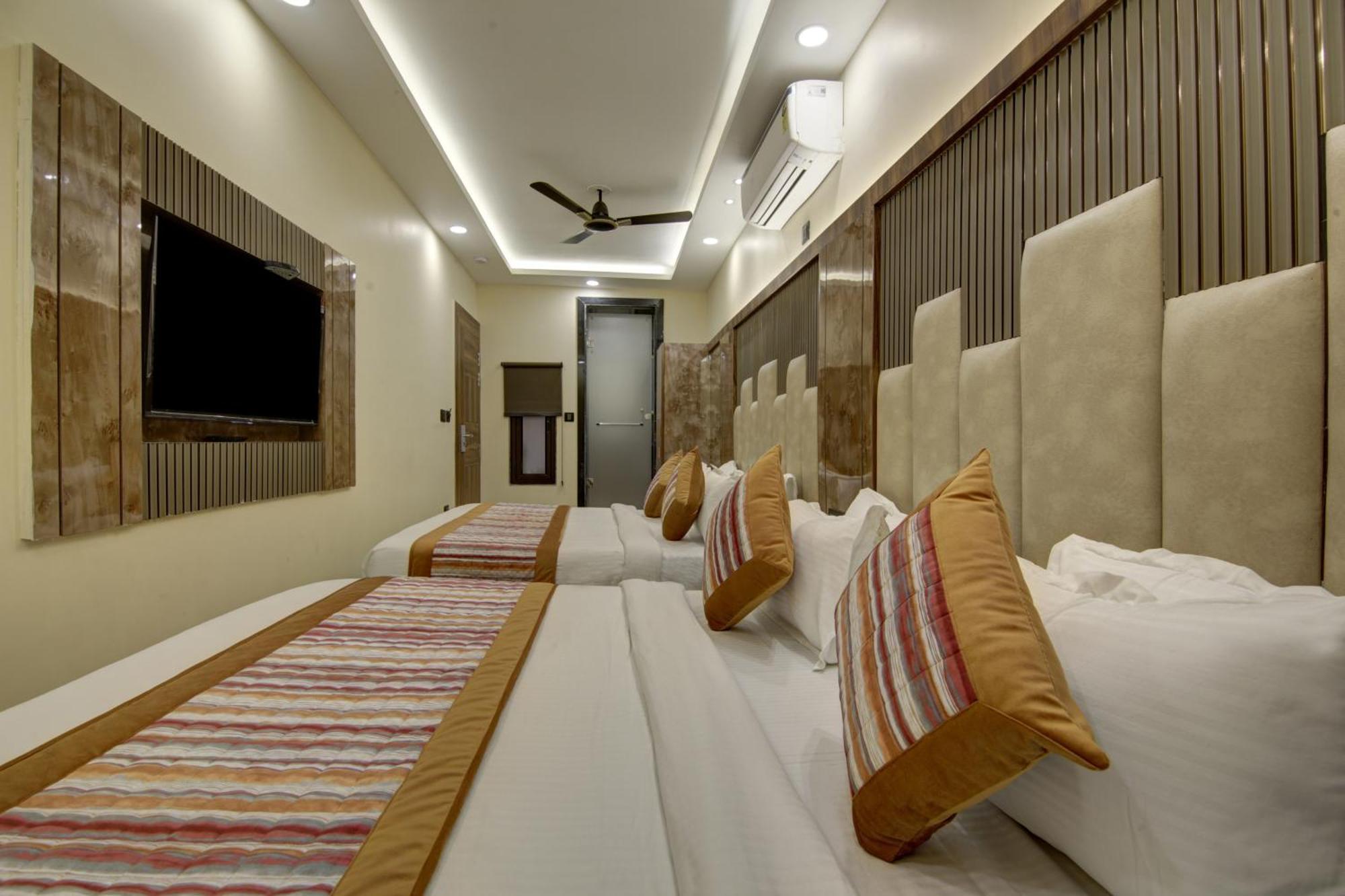 Hotel Bless - Near Connaught Place 4*