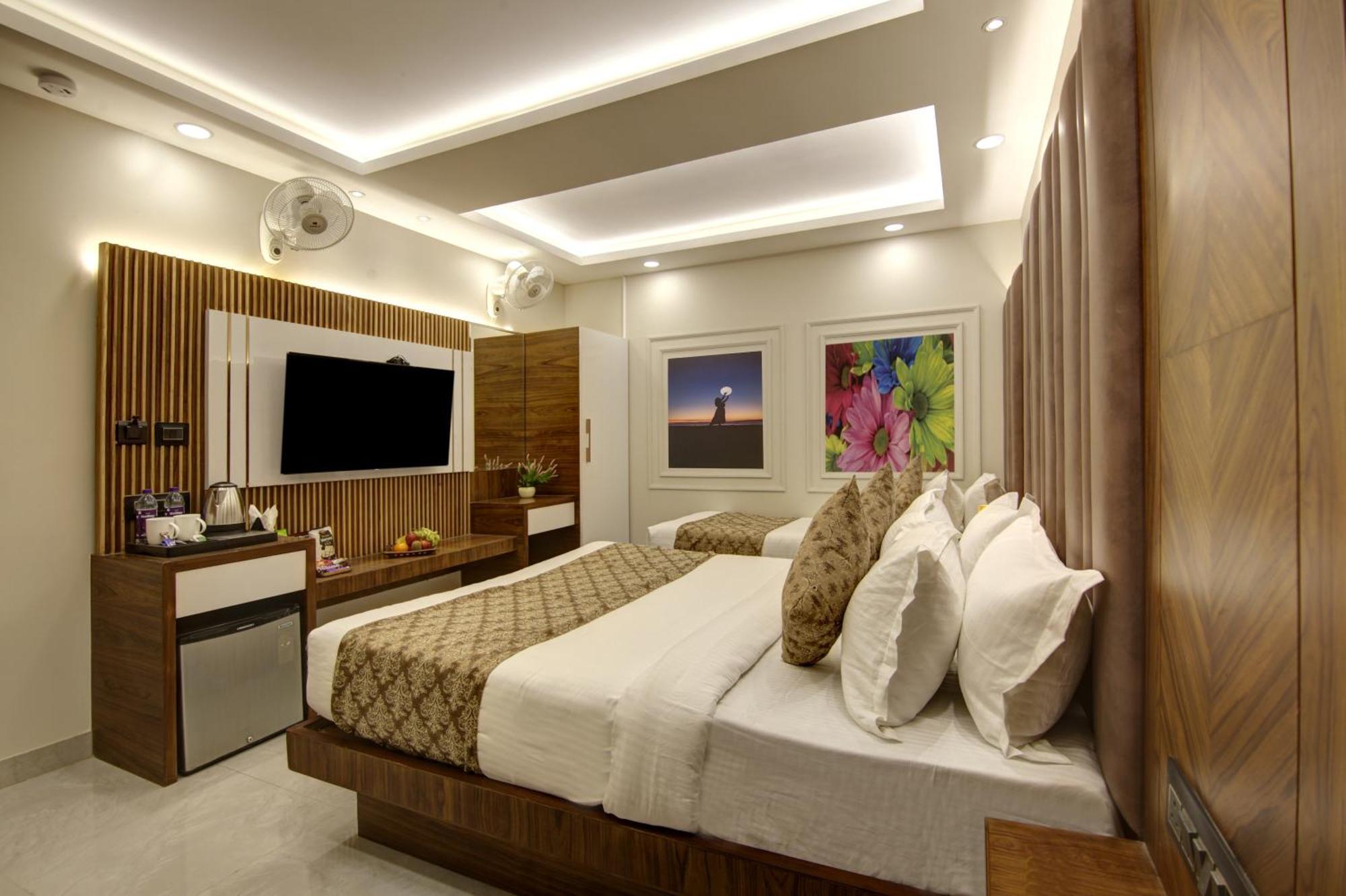 Hotel Bless - Near Connaught Place 4*