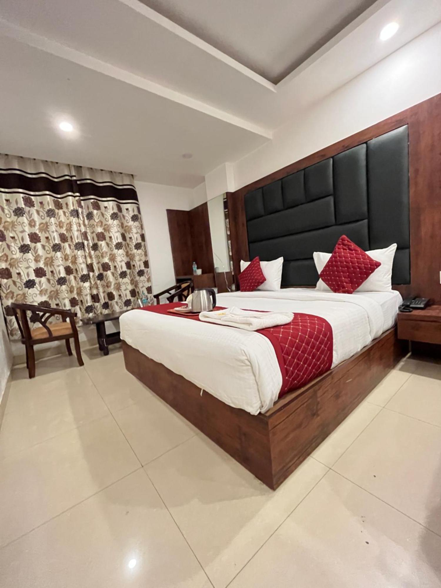 Airport Ostella Grand Bed & Breakfast *