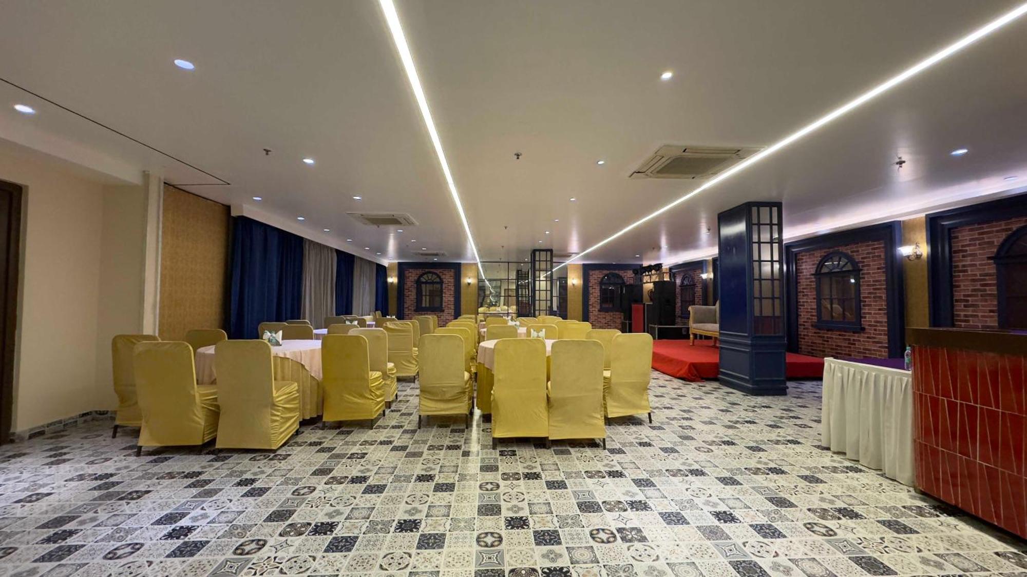 Woodapple Residency 2* New Delhi