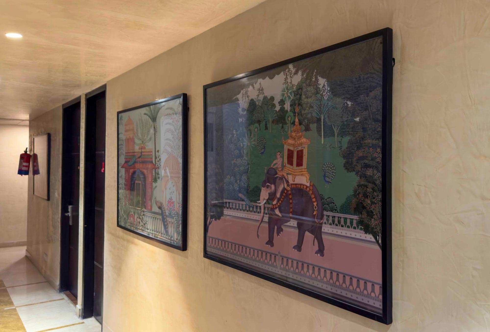 Hotel Woodapple Residency New Delhi