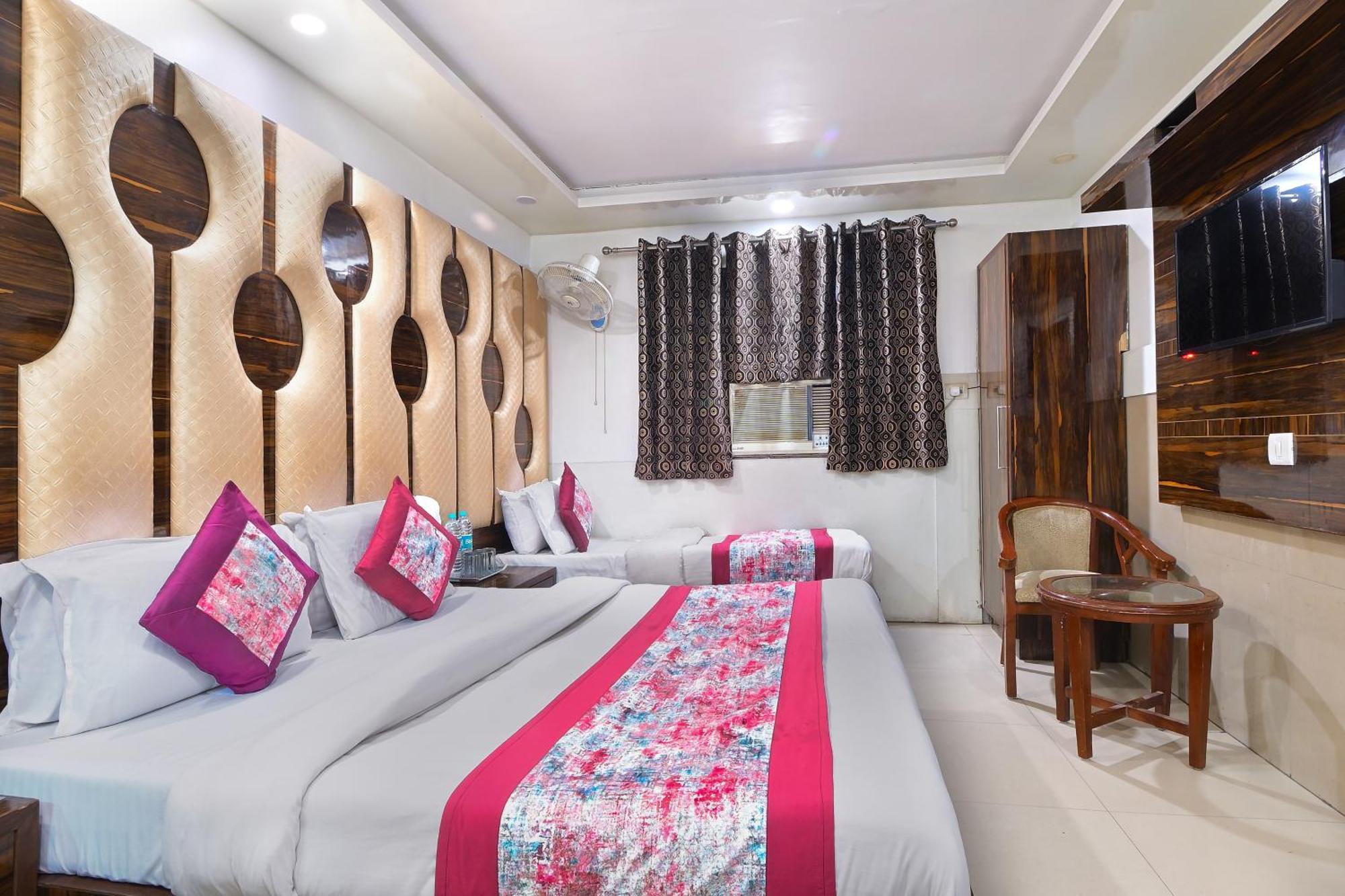 Glow Paharganj-3 Mins Walk From Railway Station Hotel 3*