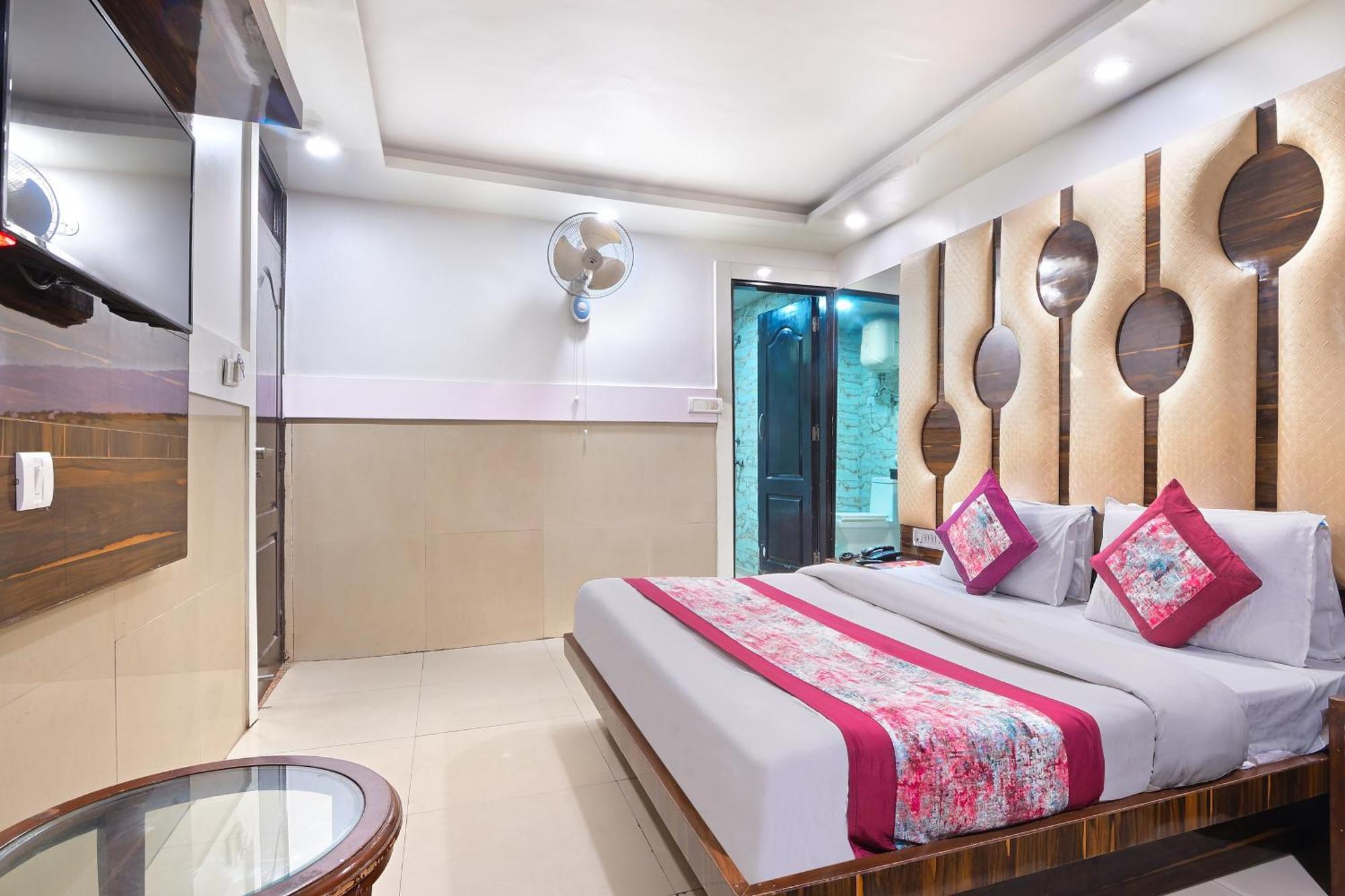 Glow Paharganj-3 Mins Walk From Railway Station Hotel New Delhi
