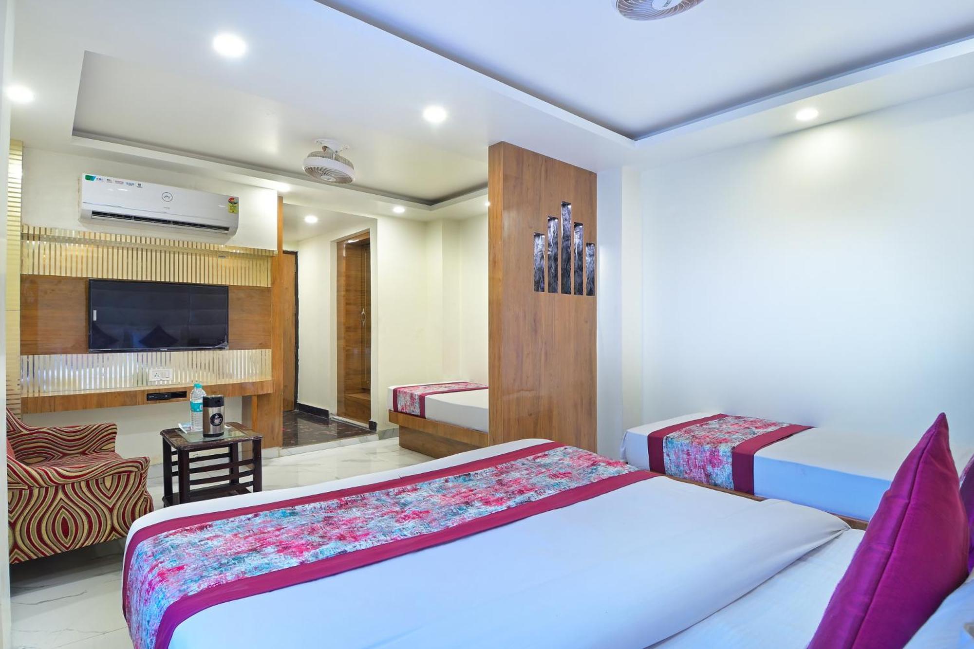 Glow Paharganj-3 Mins Walk From Railway Station Hotel 3*