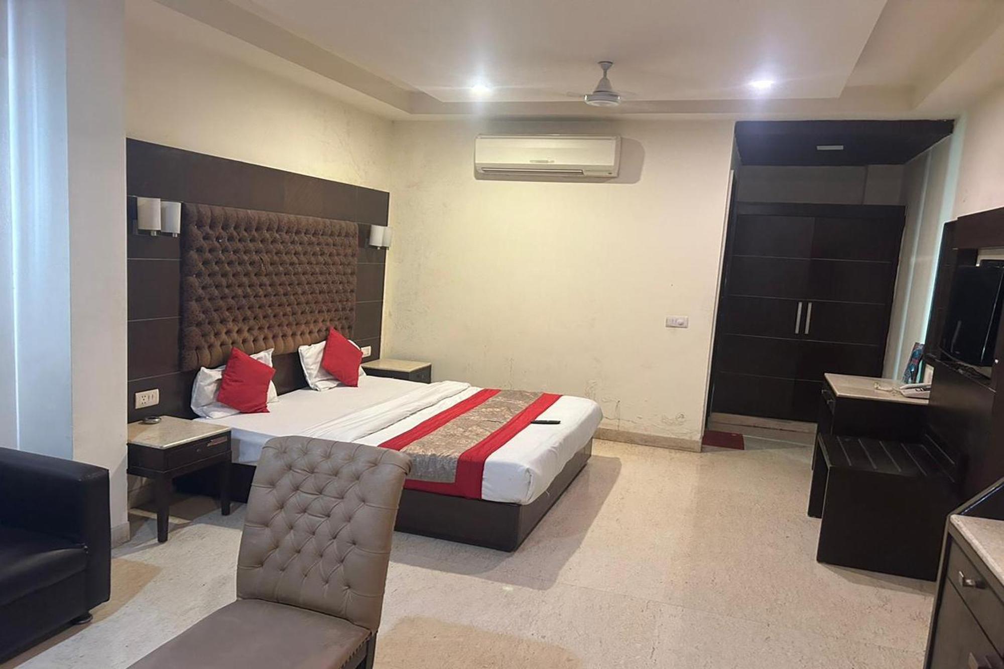 Hotel The Metropolis Near Rk Ashram Metro Station