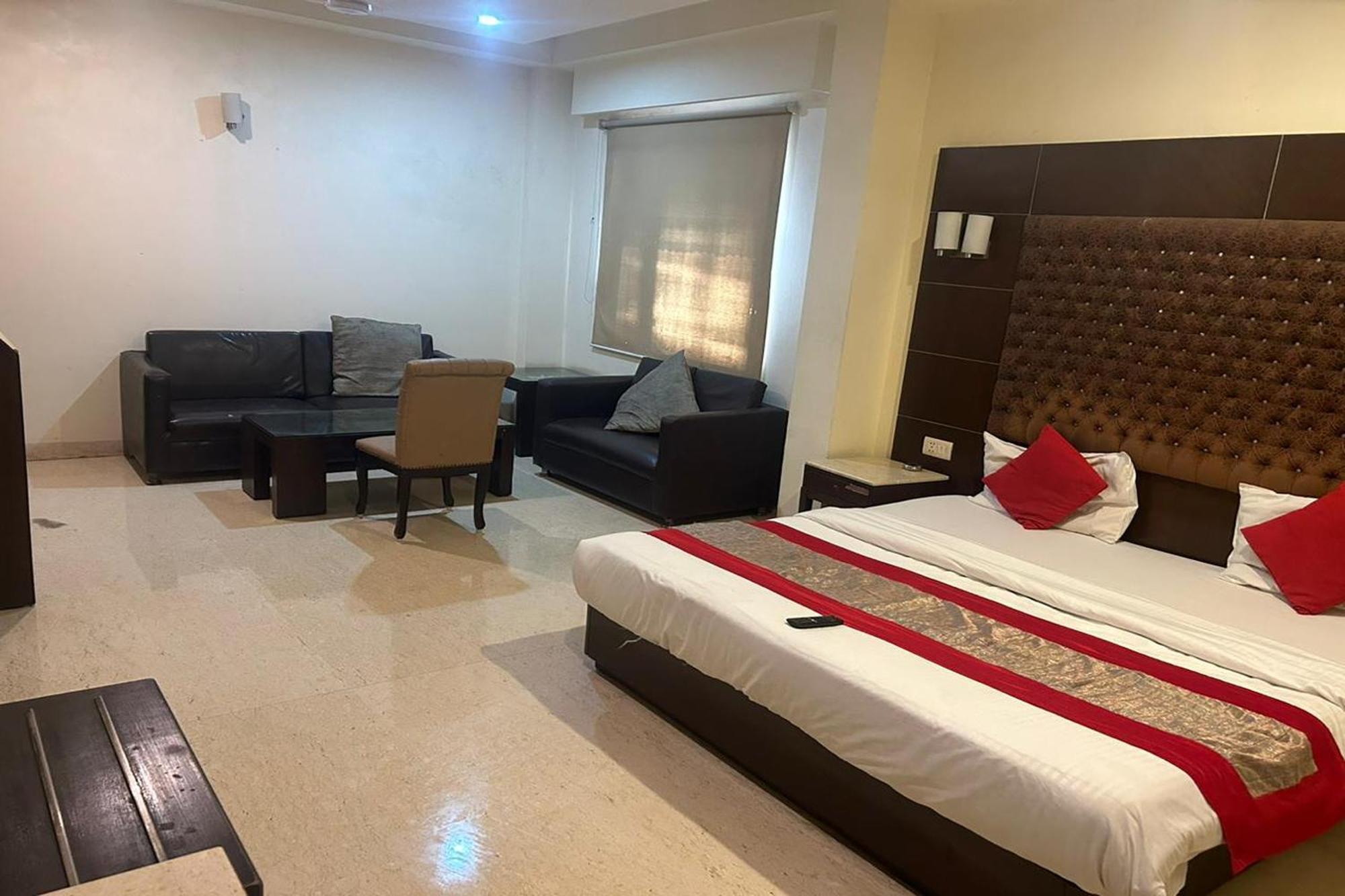 Hotel The Metropolis Near Rk Ashram Metro Station 2*
