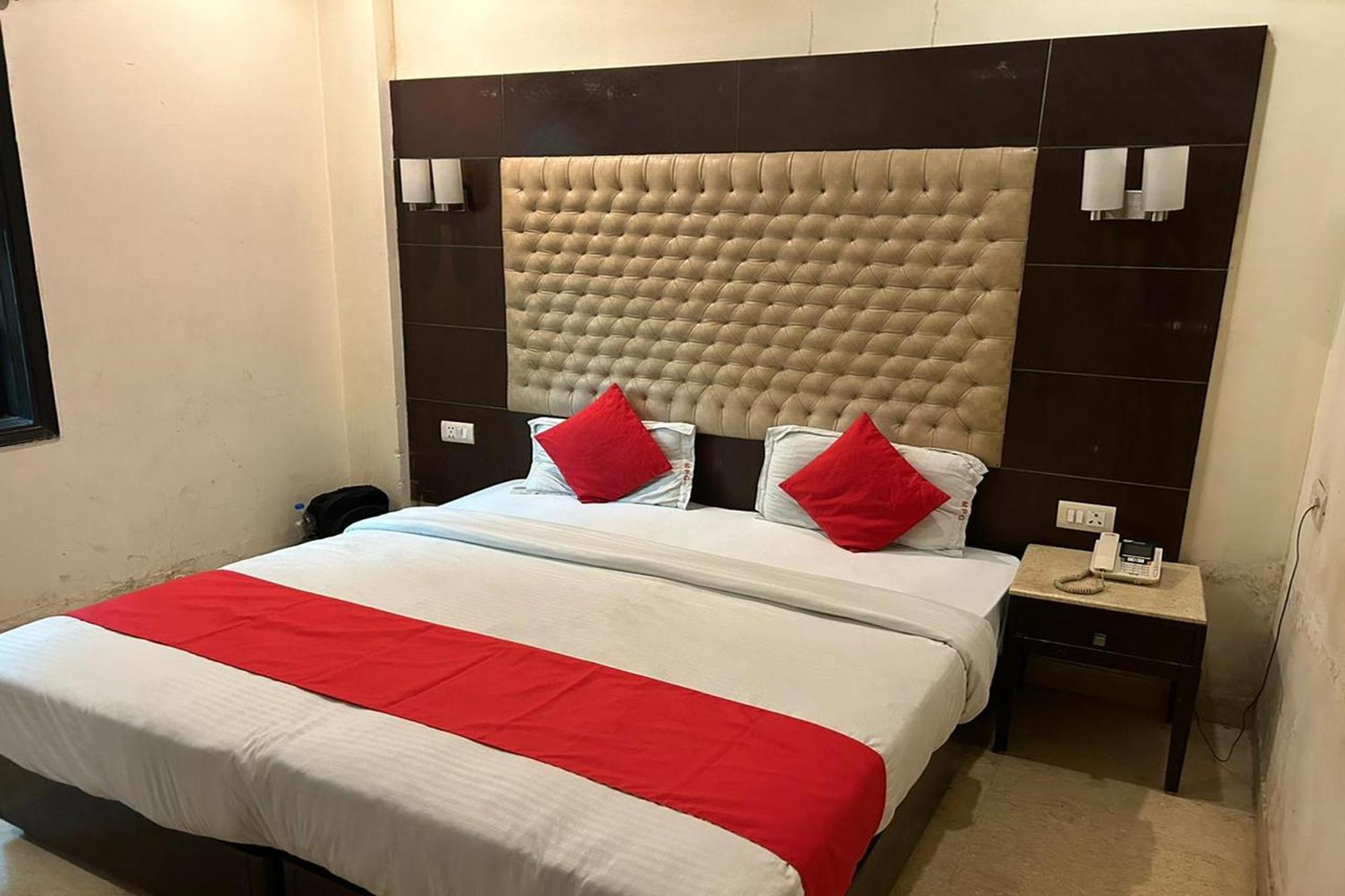 The Metropolis Near Rk Ashram Metro Station Hotel