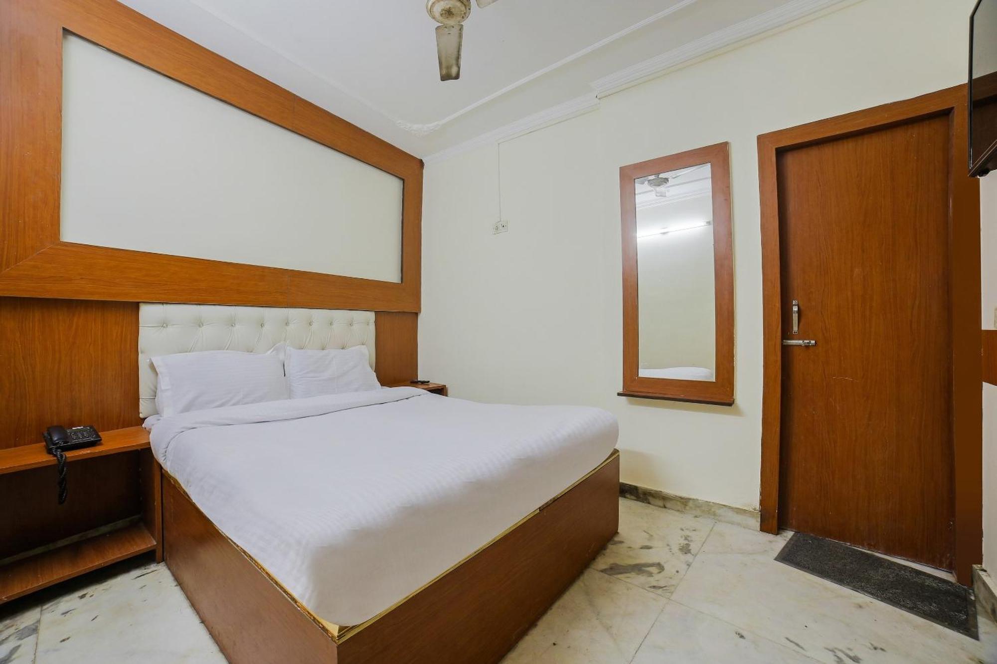O Shyam Palace Near Railway Station Hotel 2*