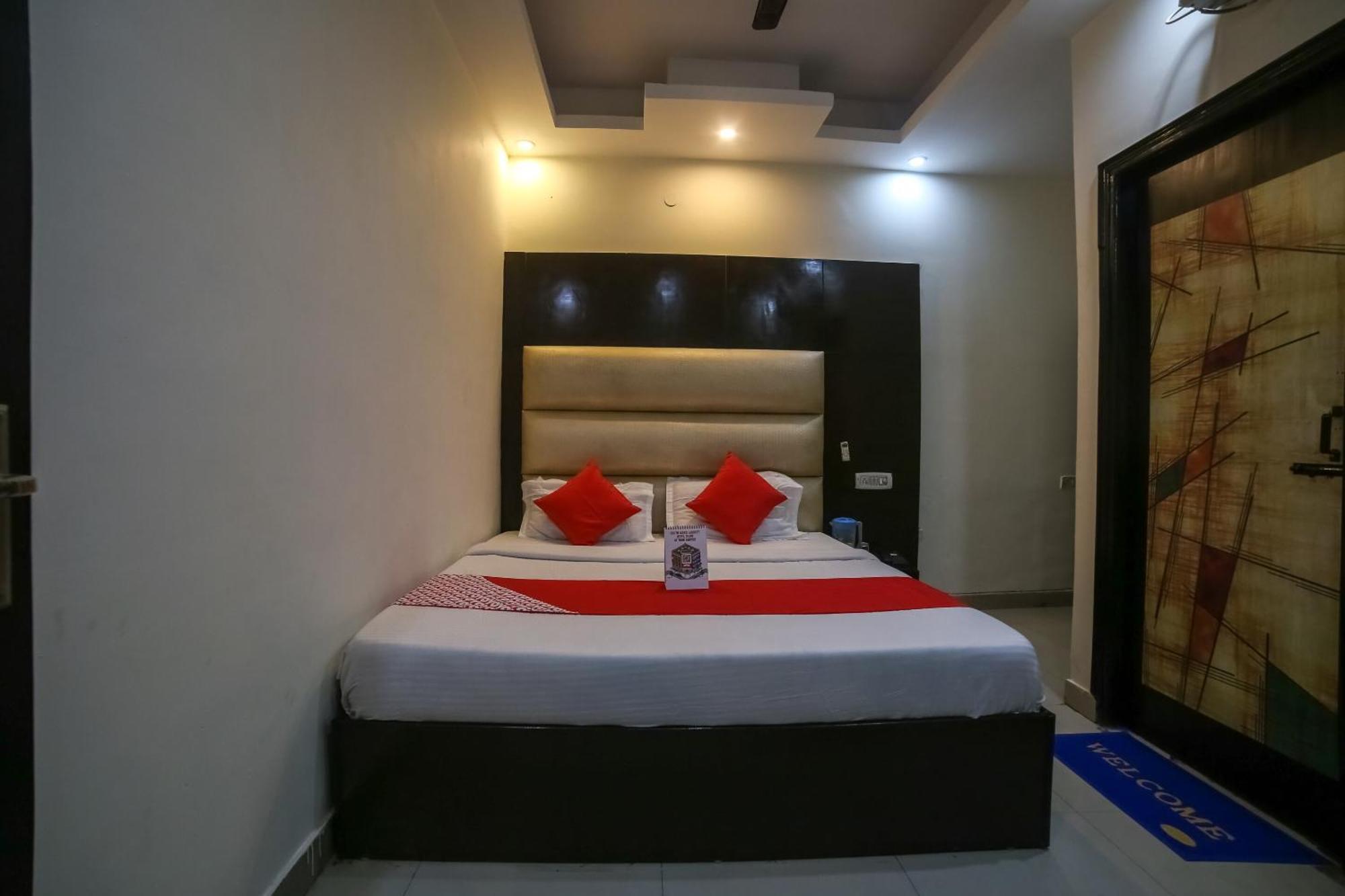 Oyo West Delhi Near Tdi Mall 3* Nova Deli