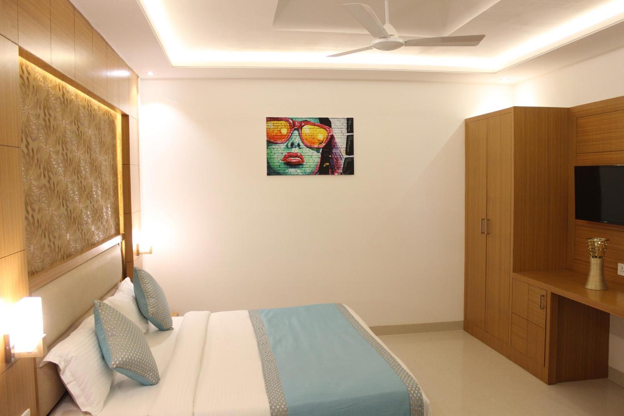 Transit Near Delhi Airport Hotel 3*