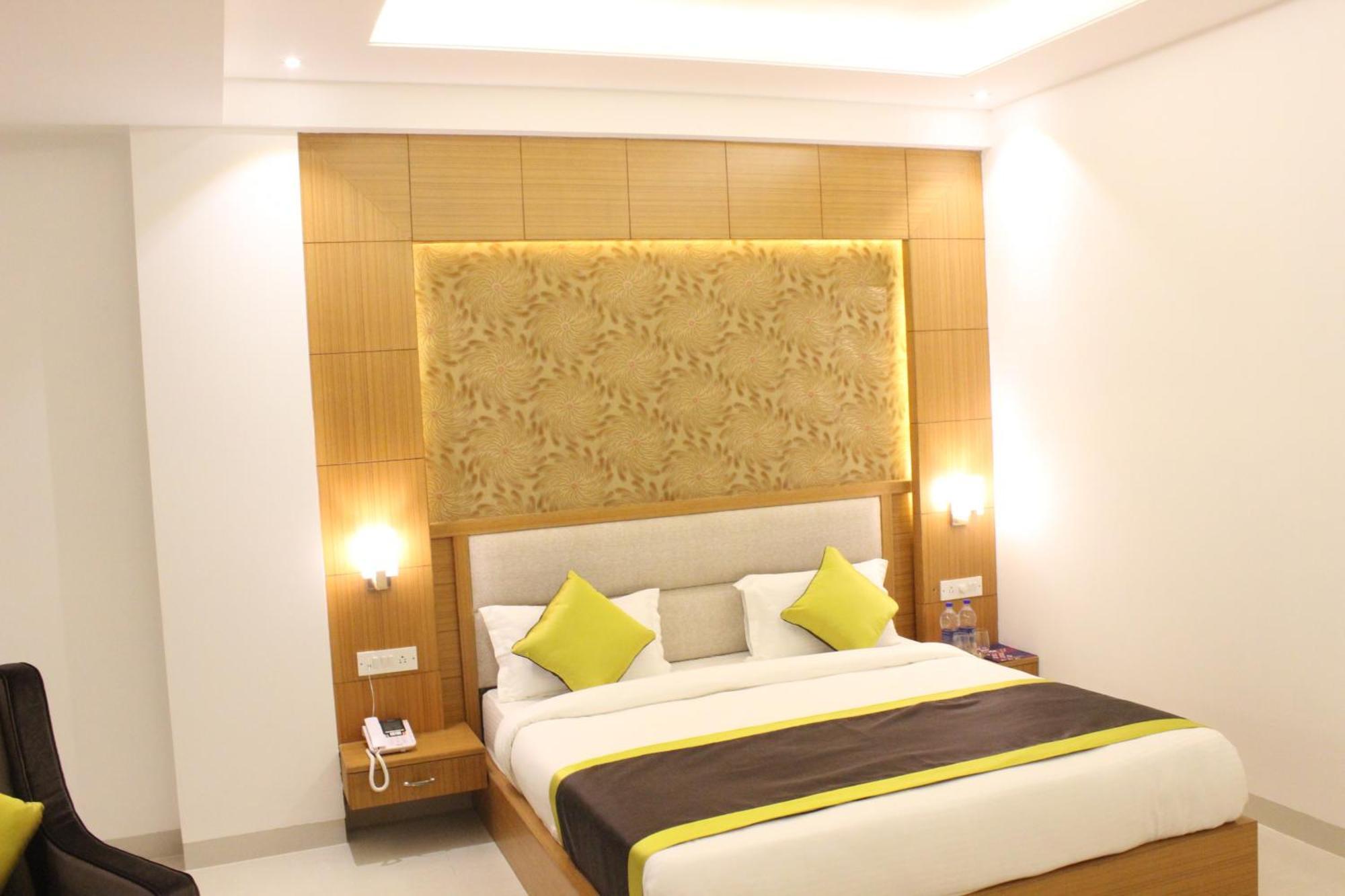 Hotel Transit Near Delhi Airport 3*