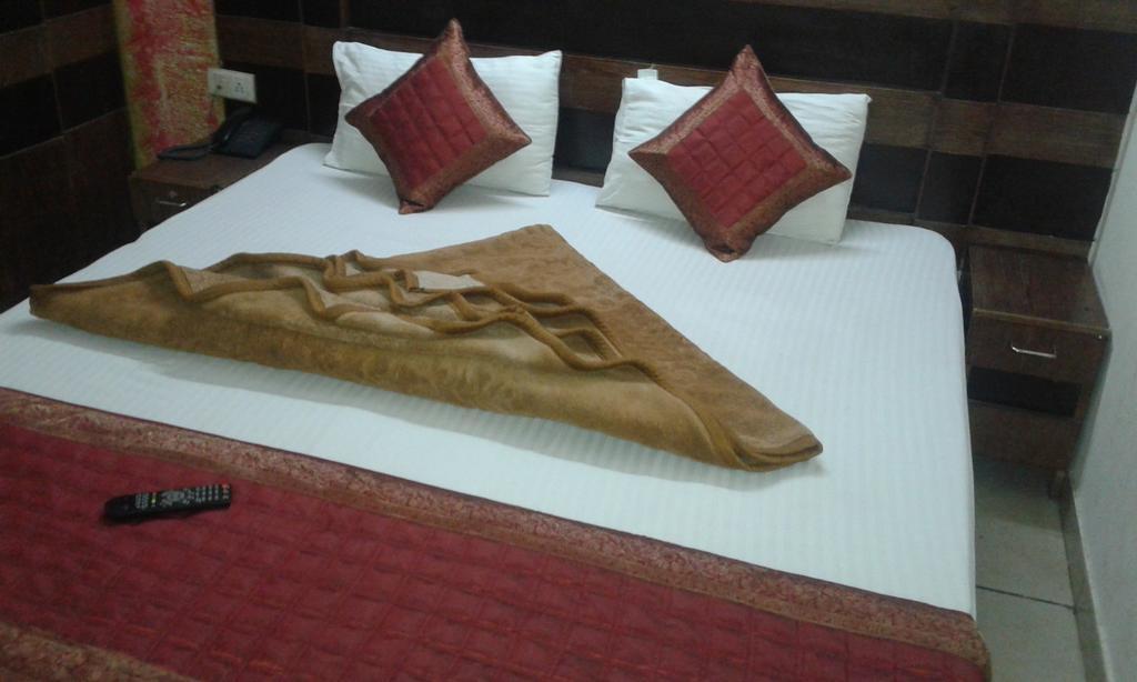 Hotel Sun Village Near Railway Station