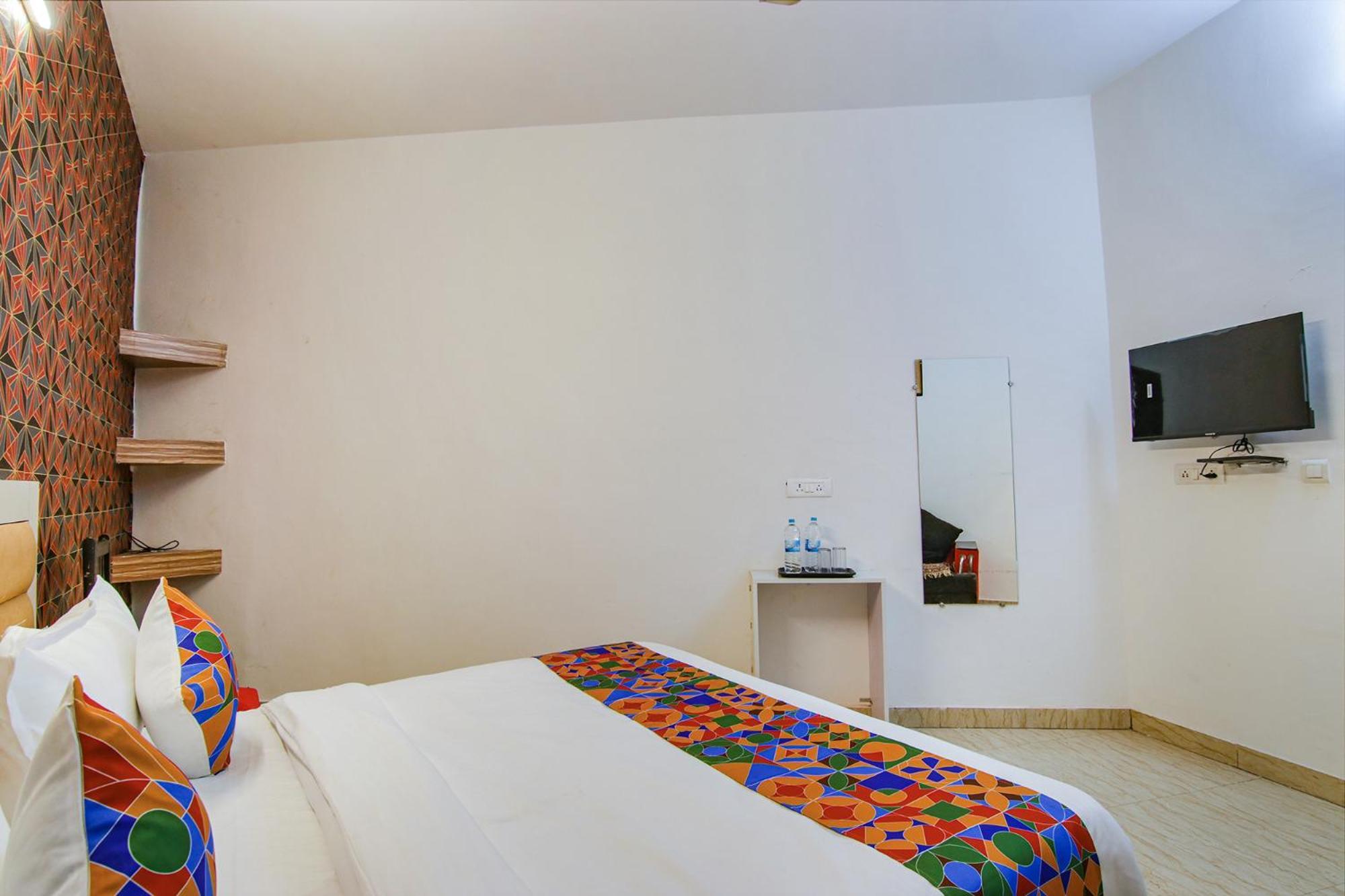 Hotel Fabexpress Gross Plaza