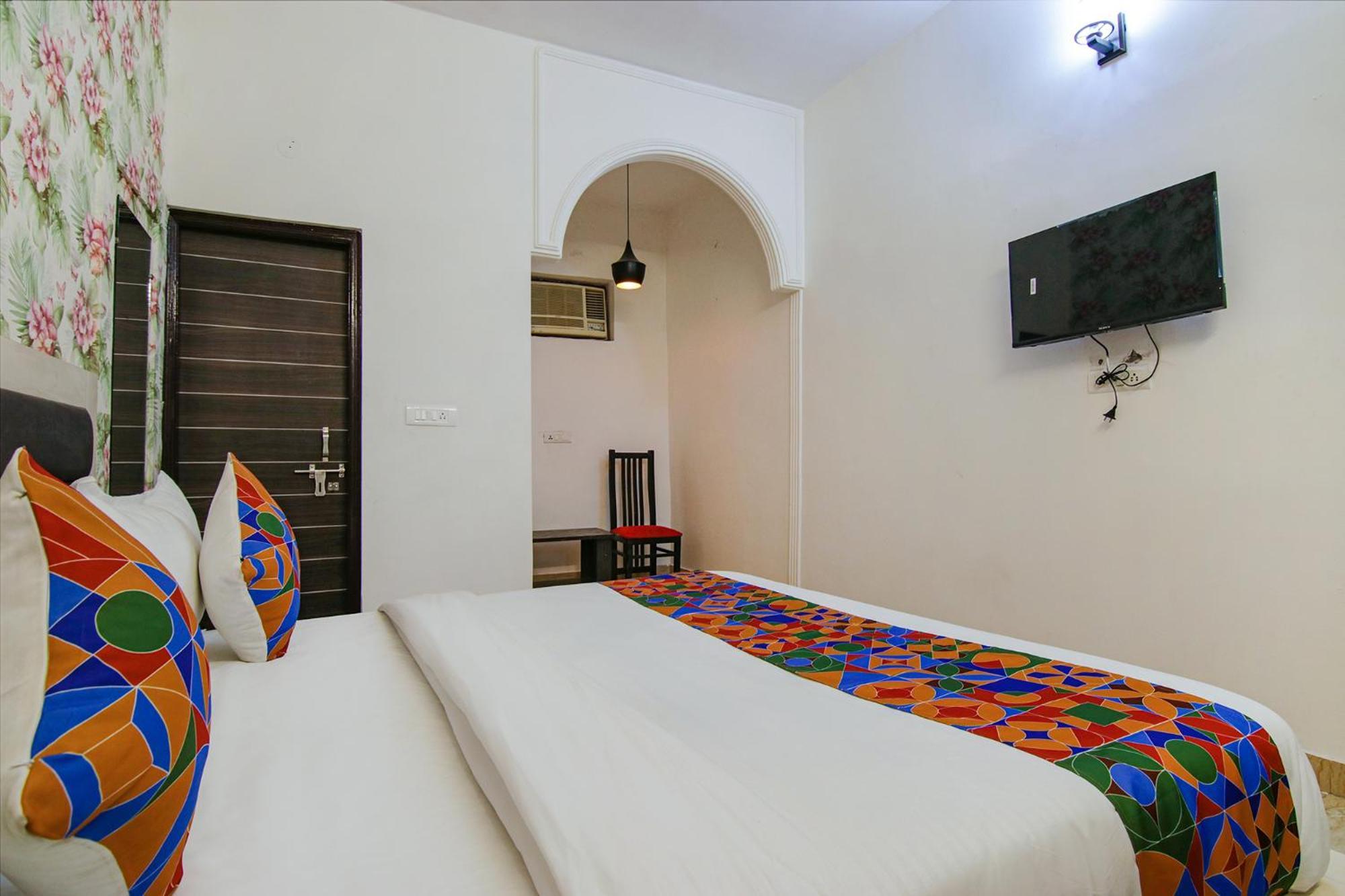 Fabexpress Gross Plaza 4* New Delhi