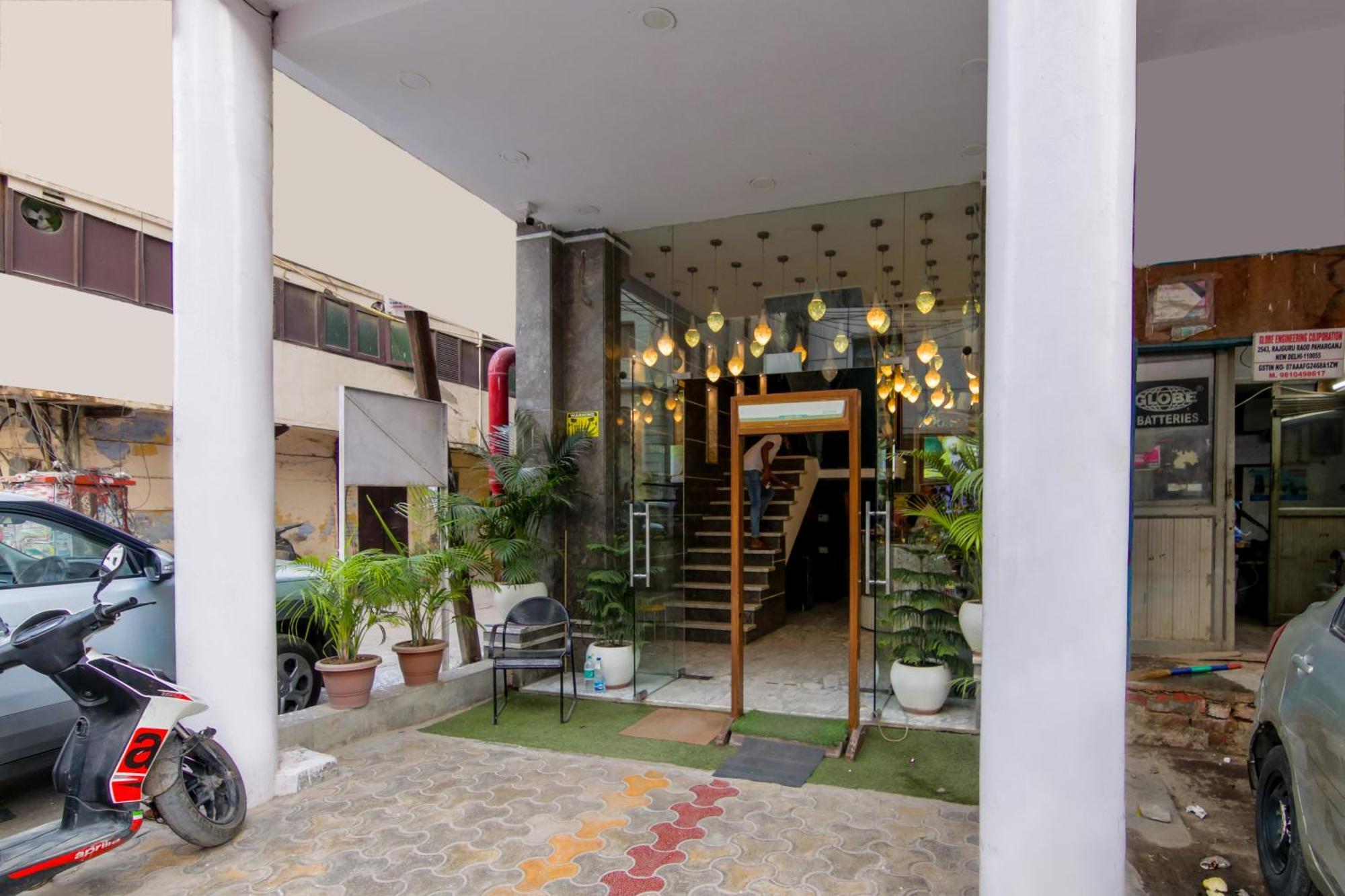 Hotel Anand - Walk In From Railway Station 3*