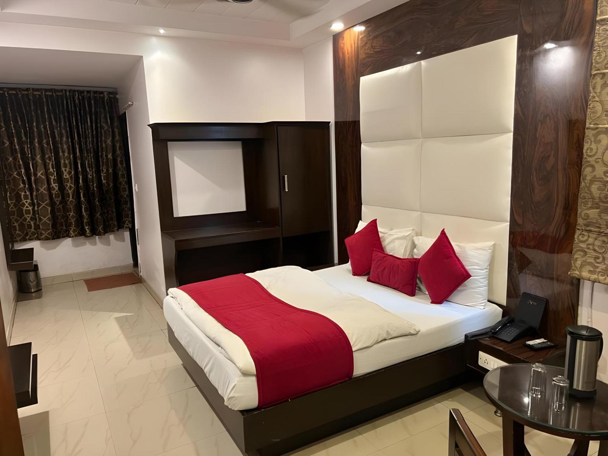 Sun International Hotel 2*