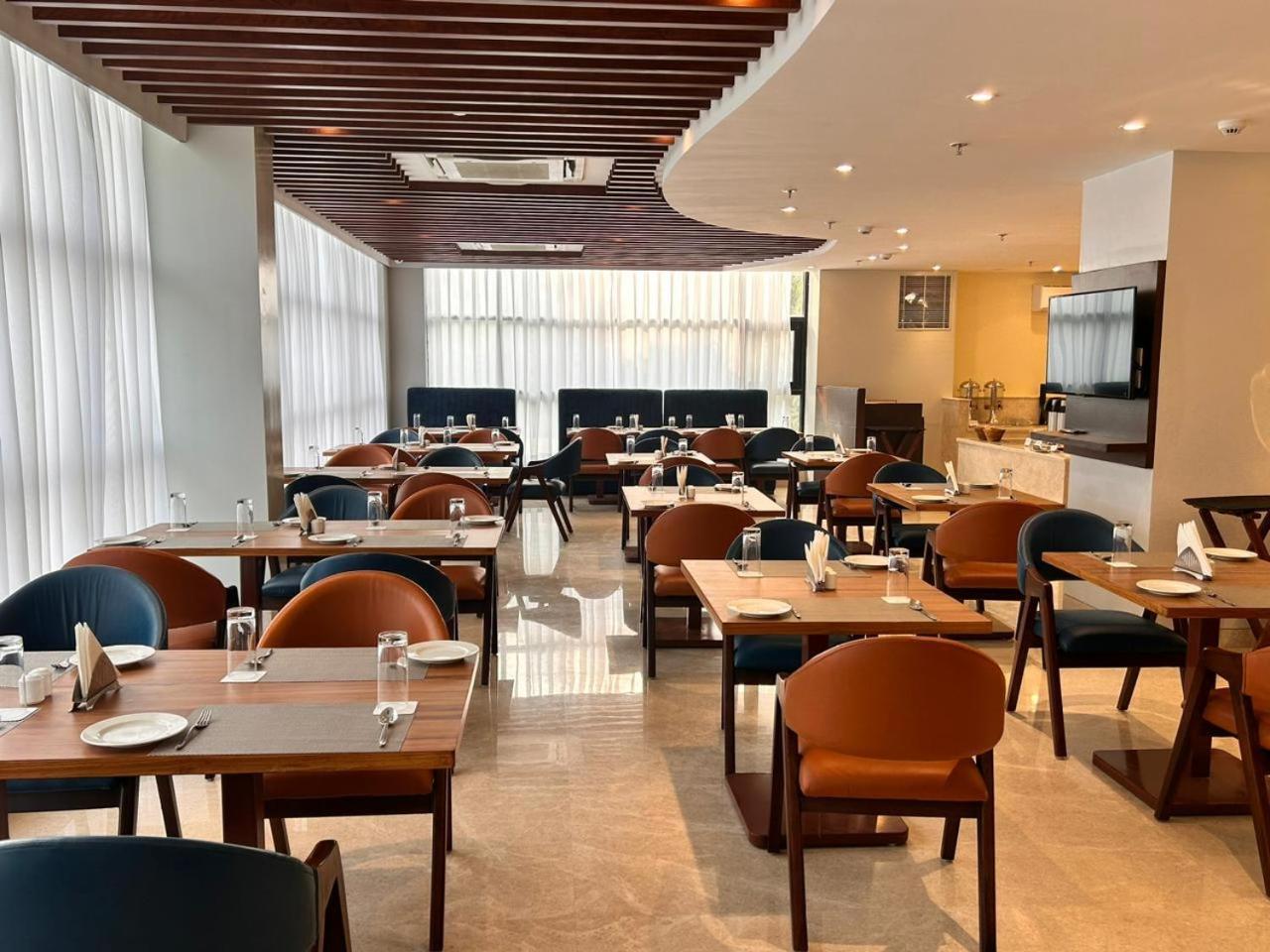 Western Maharani Bagh 4*