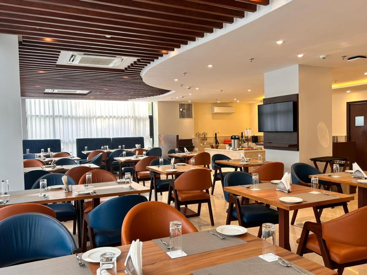 Western Maharani Bagh Hotel 4*