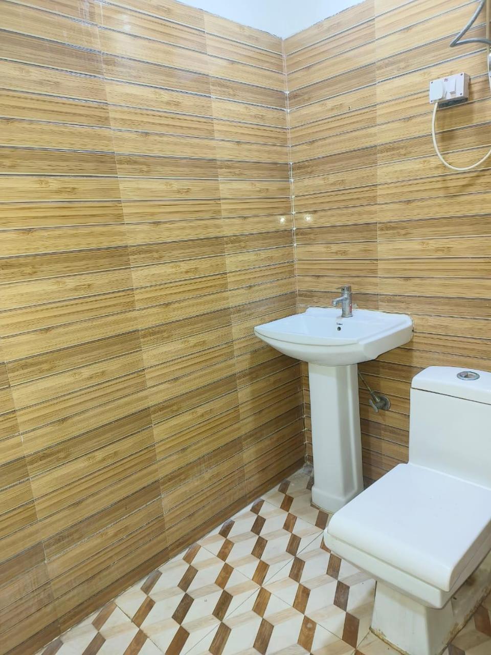 Ashoka Palace Near Igi Airport Hotel 4*