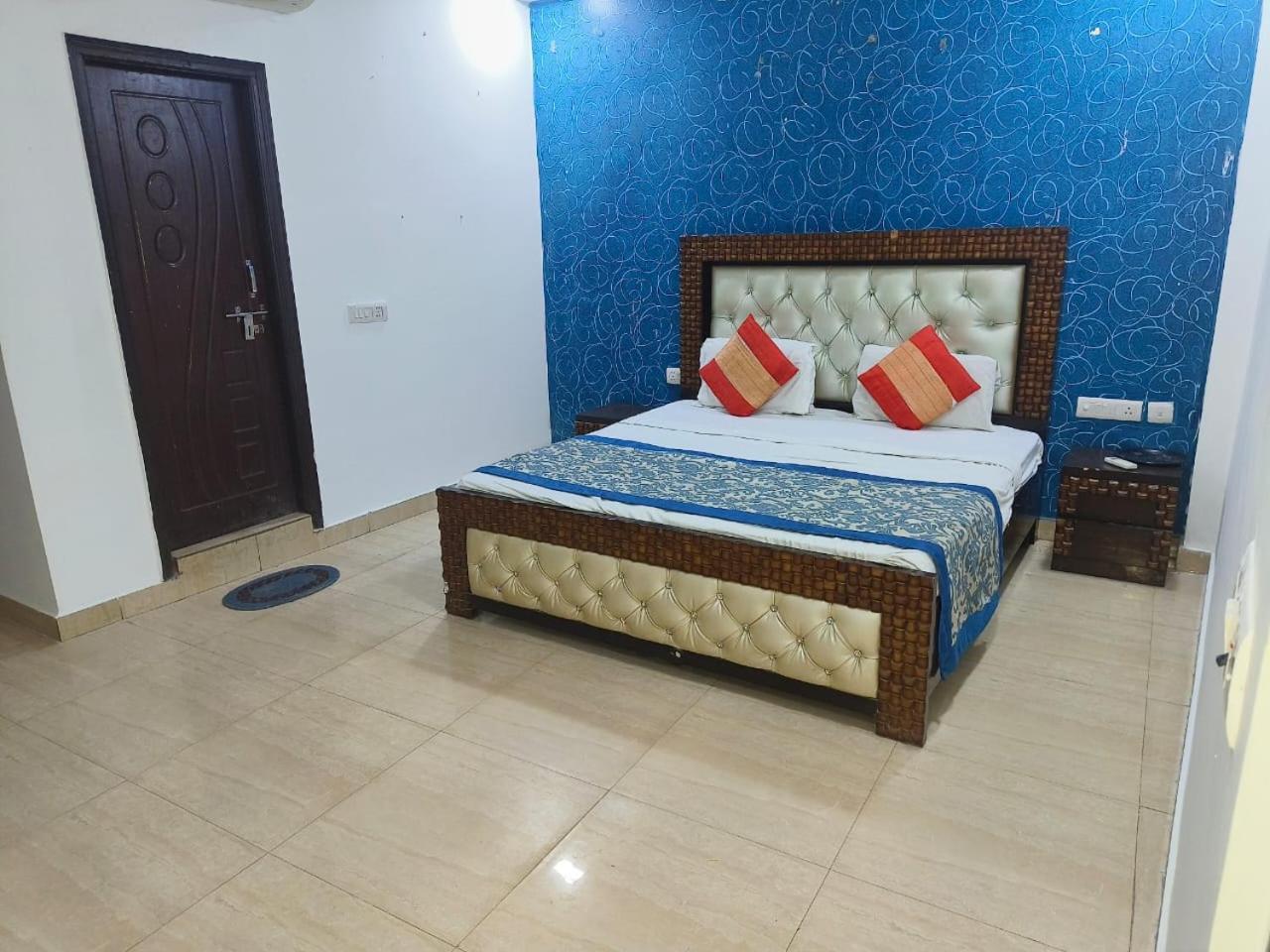 Hotel Ashoka Palace Near Igi Airport New Delhi
