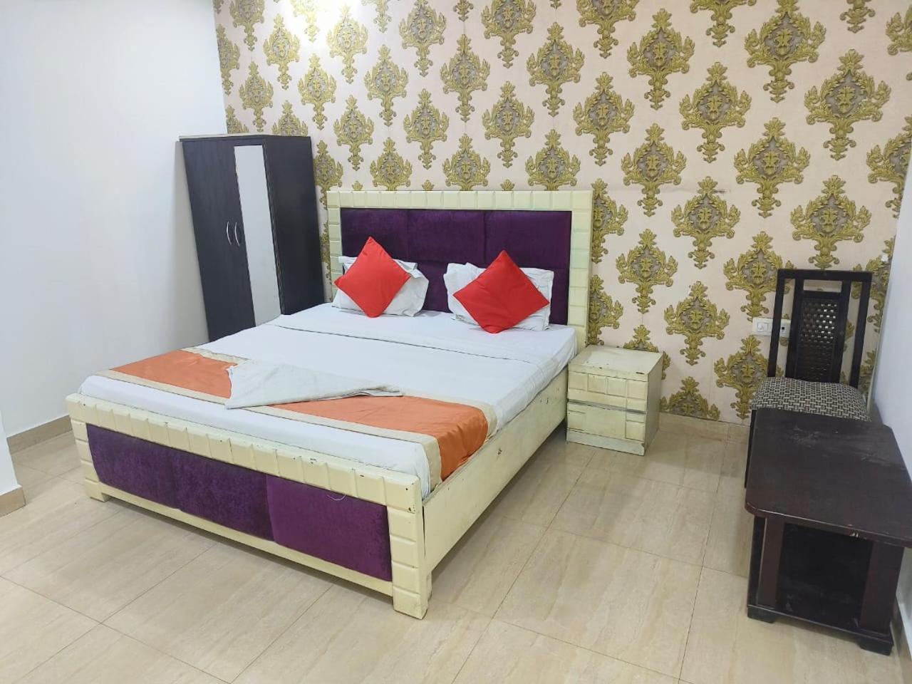 Hotel Ashoka Palace Near Igi Airport New Delhi