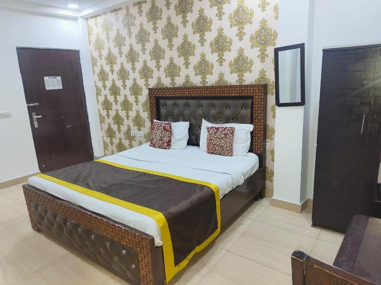Ashoka Palace Near Igi Airport 4* New Delhi