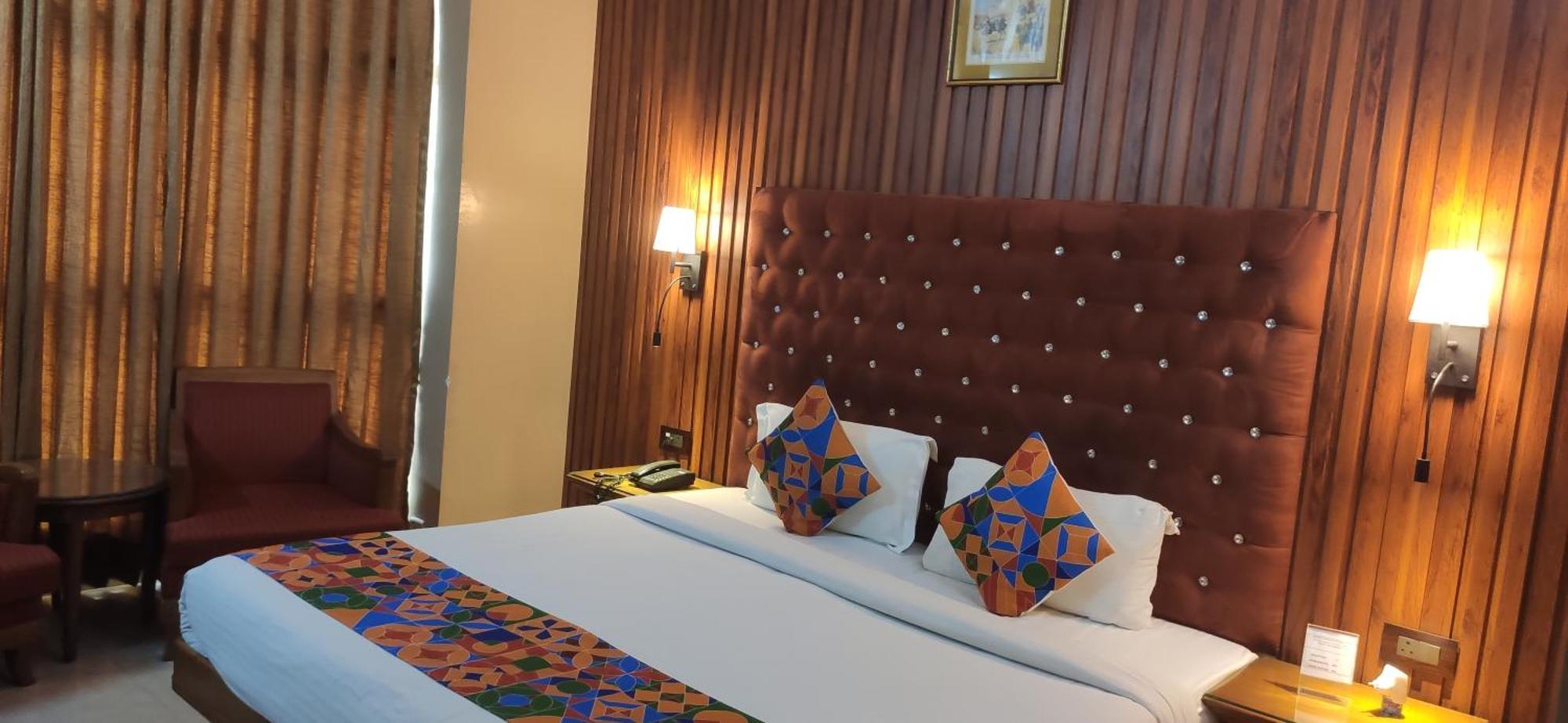 Conclave Executive Hotel 3*