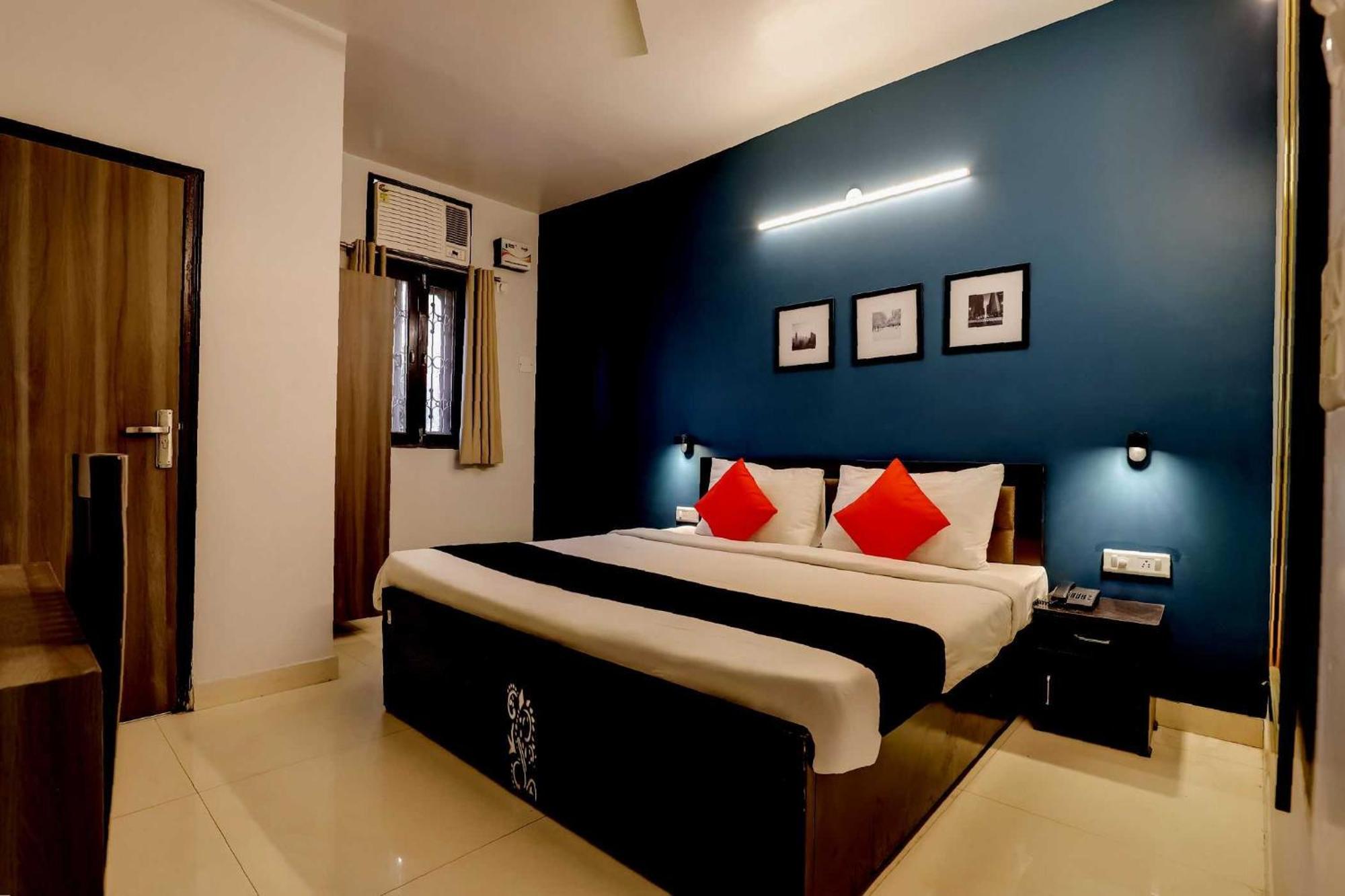 Hotel Collection O 71756 Silver Arrow Near Pacific Mall Tagore Garden