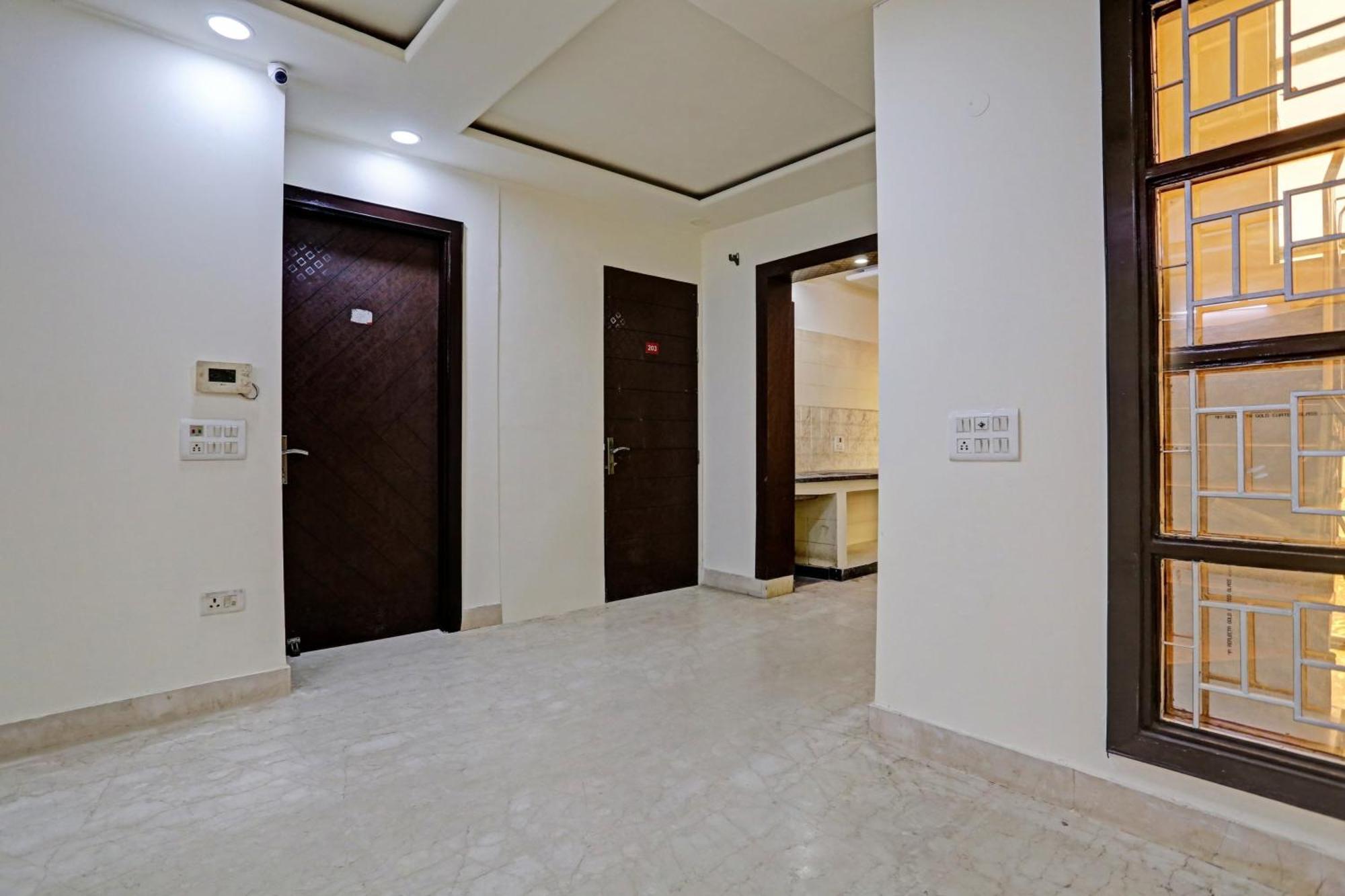 O Golden Key Punjabi Bagh Hotel