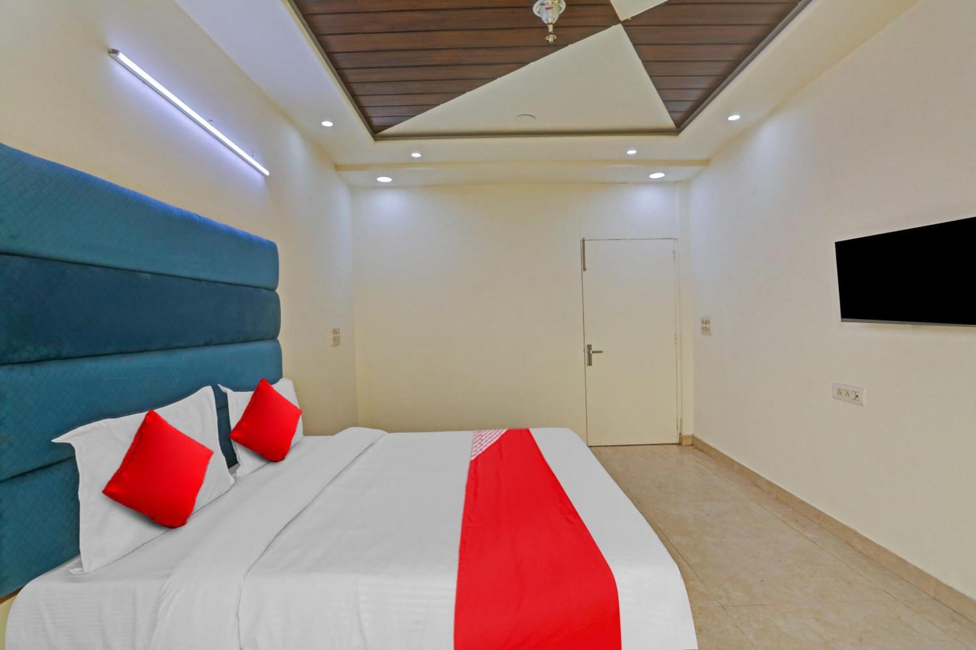 O Golden Key Punjabi Bagh New Delhi